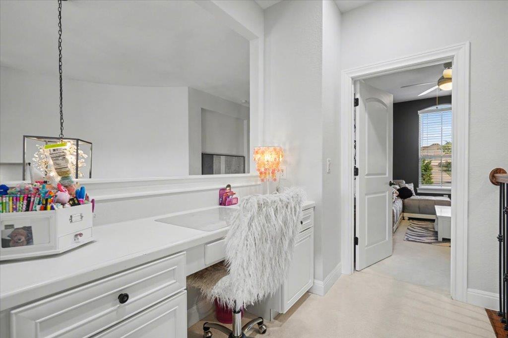 5240 Diamante Dr, Spicewood, TX 78669