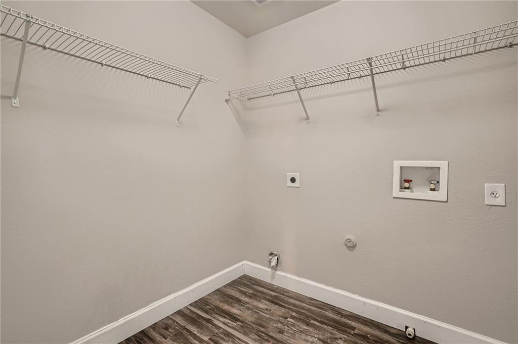 612 Copper Ct, Jarrell, TX 76537