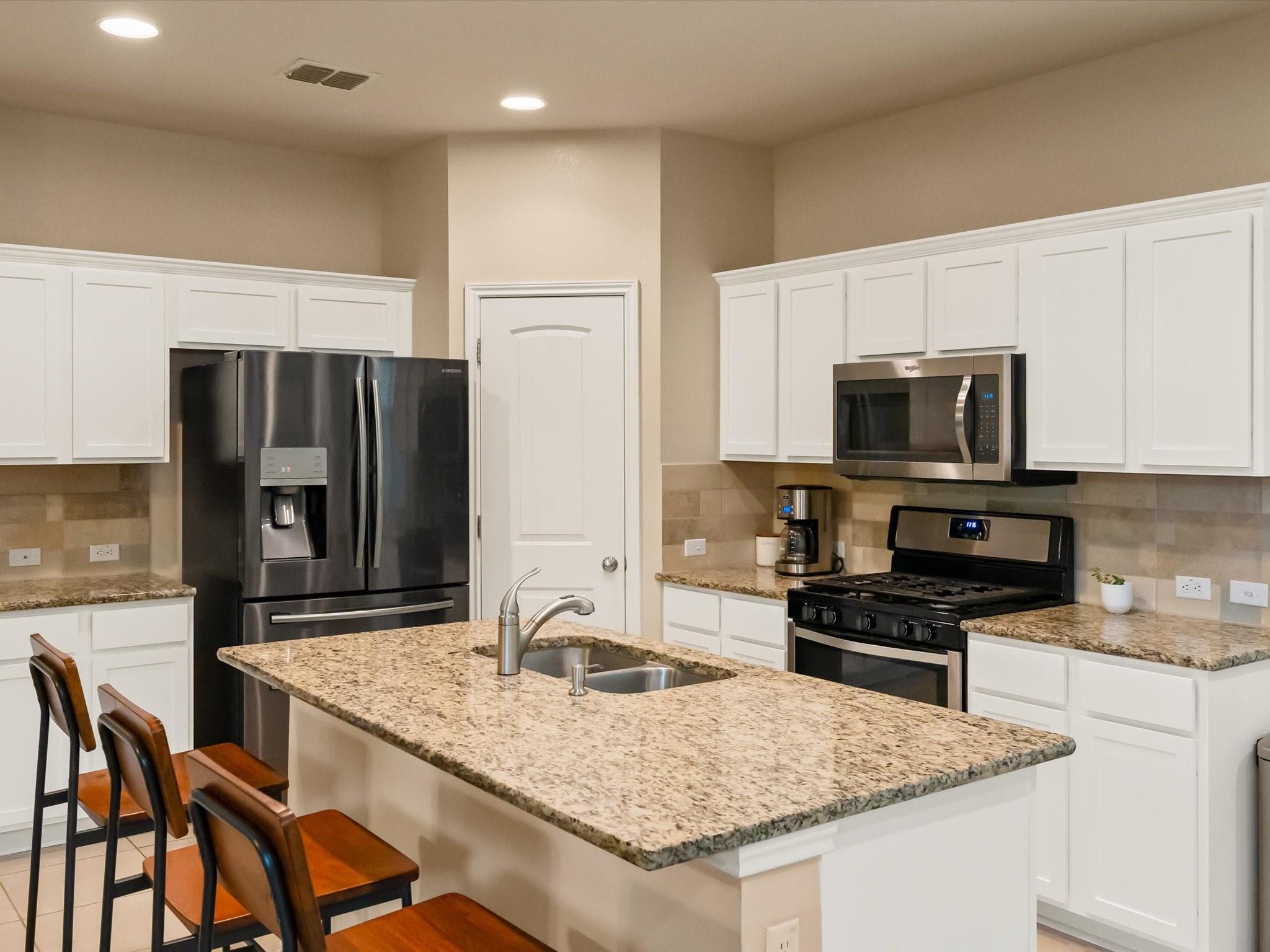 535 Stampede Rd, San Marcos, TX 78666