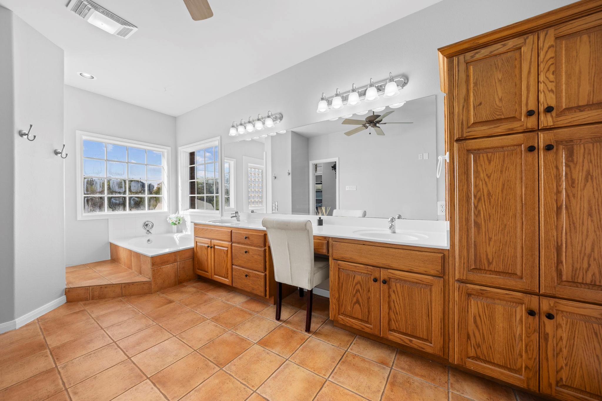 375 Branch Creek Trl, Liberty Hill, TX 78642