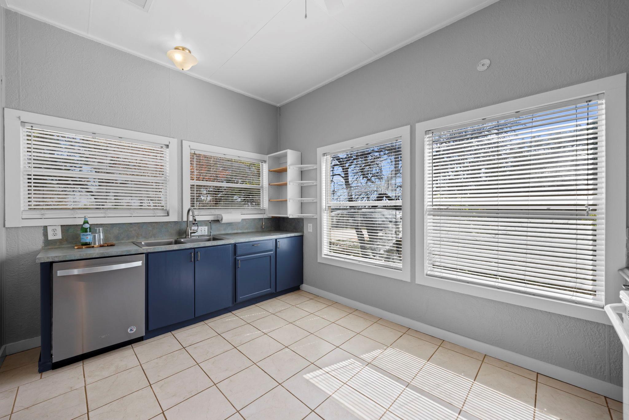 375 Branch Creek Trl, Liberty Hill, TX 78642