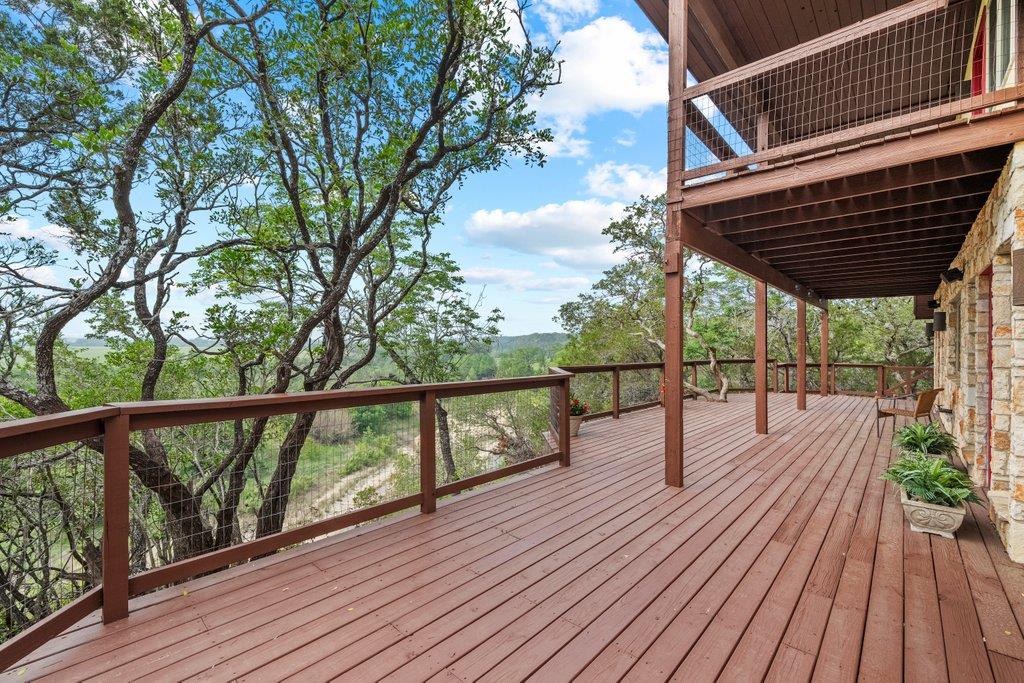 212 Comanche Cp, Kyle, TX 78640