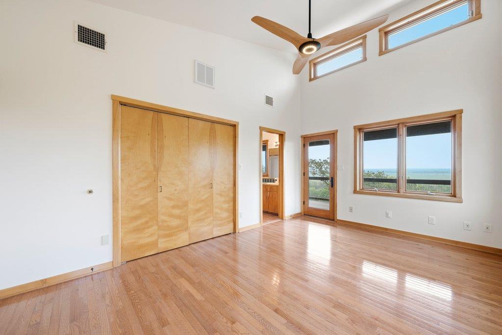 212 Comanche Cp, Kyle, TX 78640