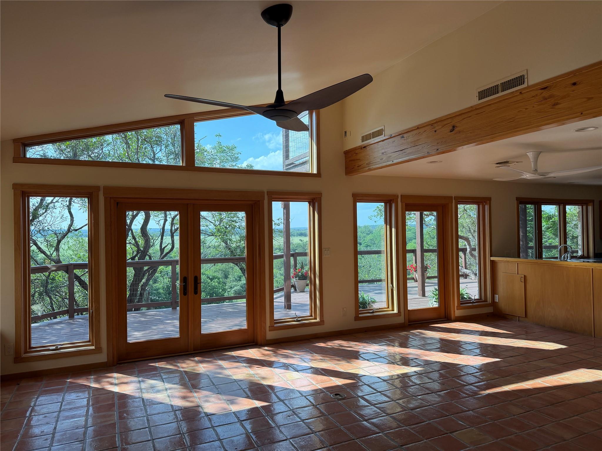 212 Comanche Cp, Kyle, TX 78640