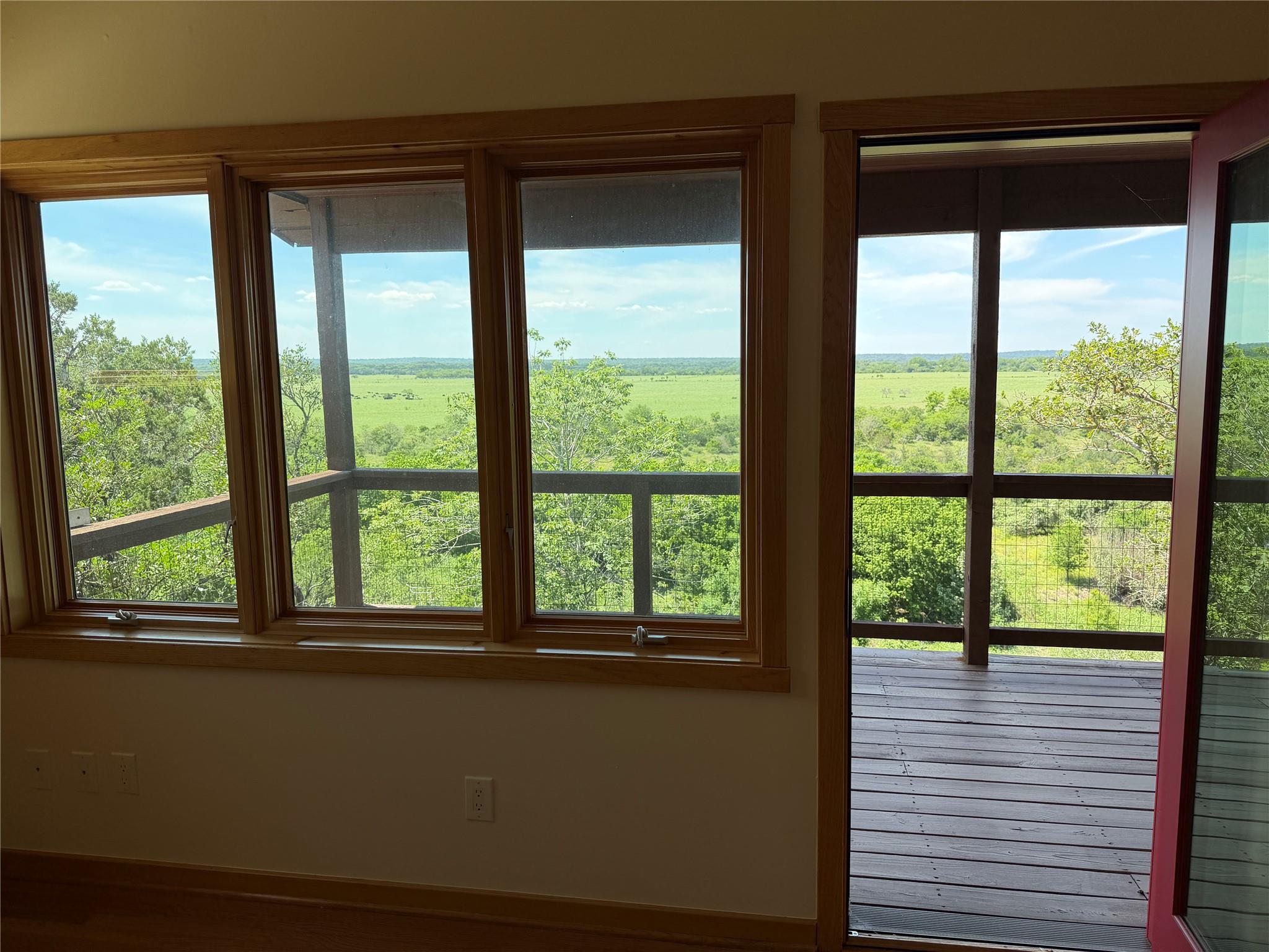 212 Comanche Cp, Kyle, TX 78640
