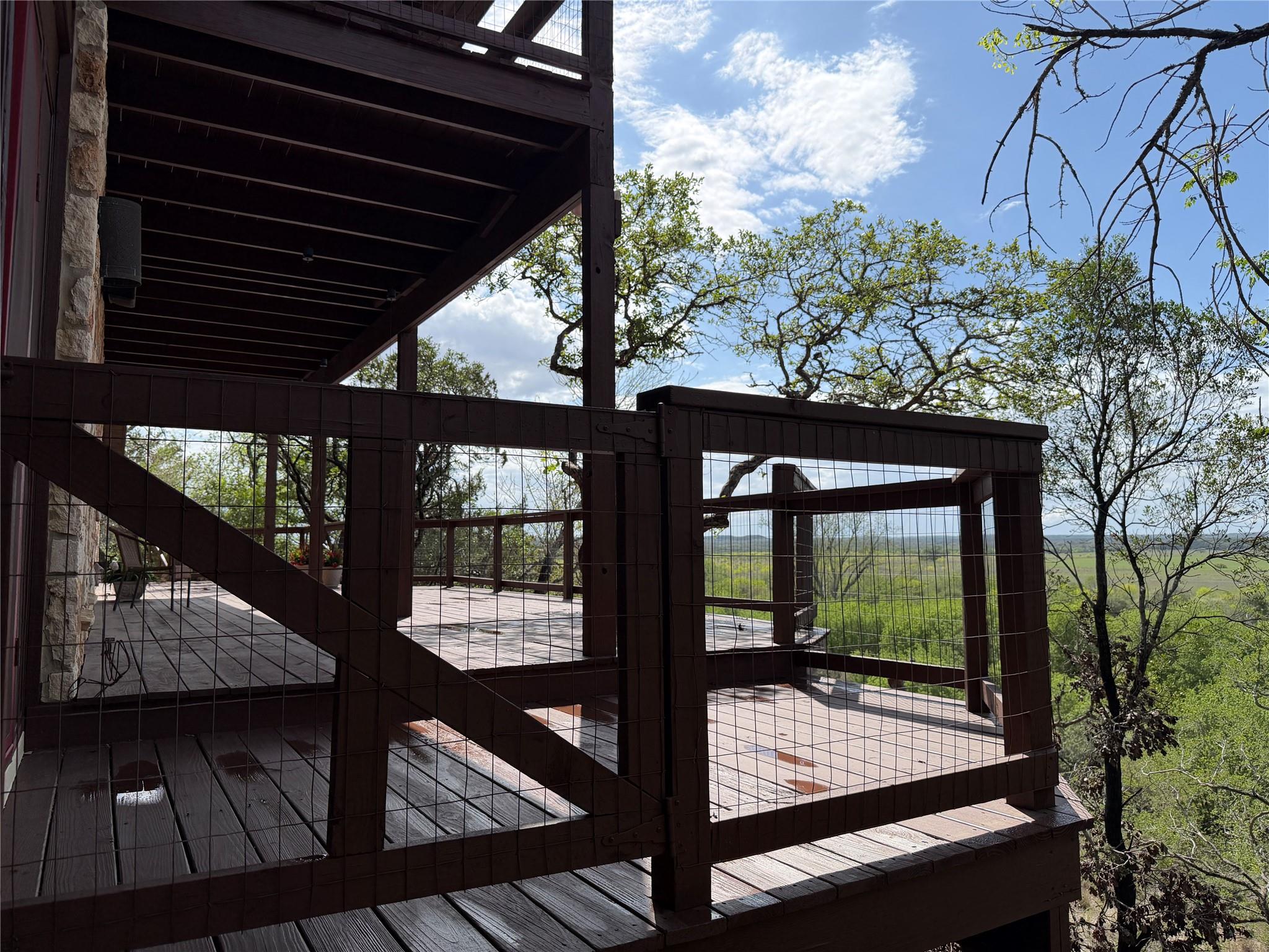 212 Comanche Cp, Kyle, TX 78640