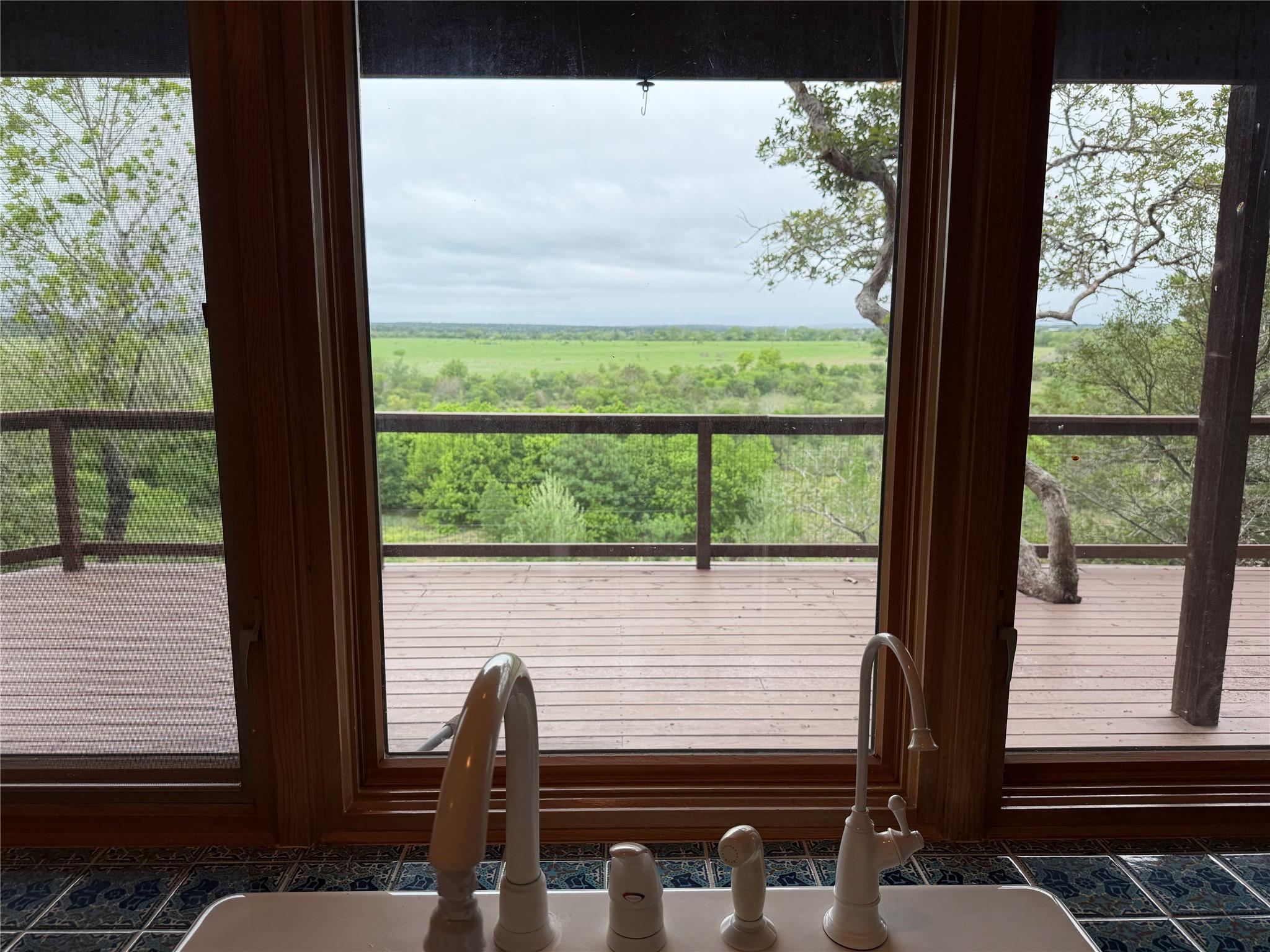 212 Comanche Cp, Kyle, TX 78640