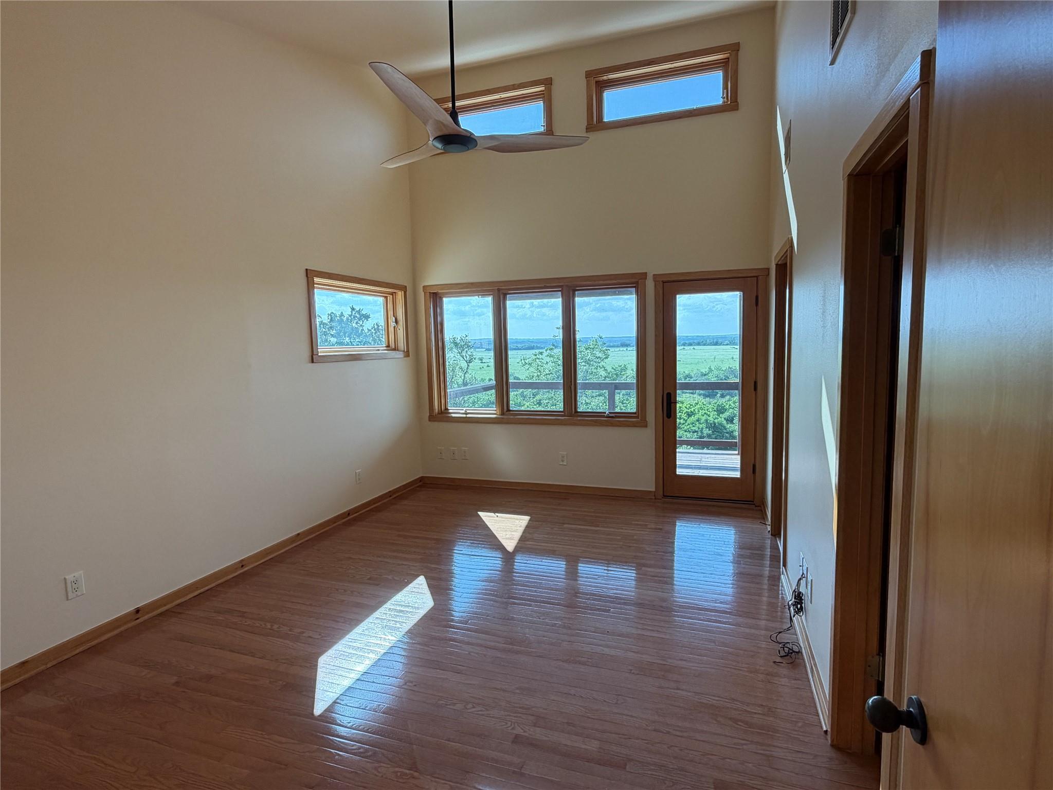 212 Comanche Cp, Kyle, TX 78640
