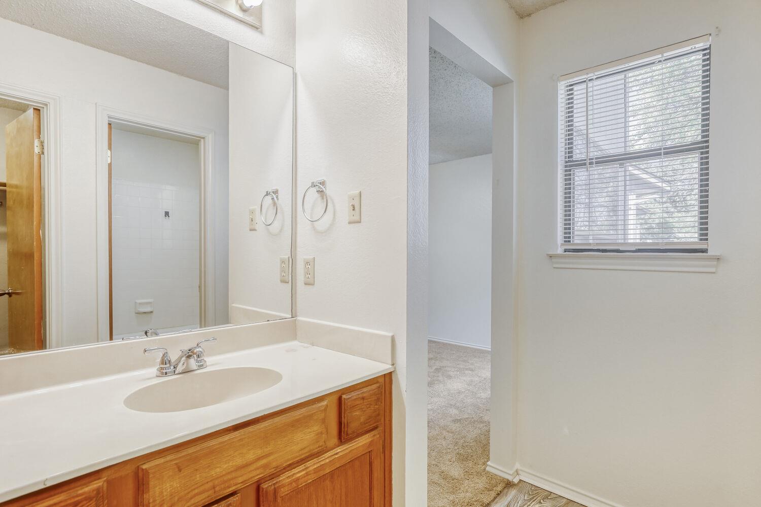 7802B Topawa Cv # B, Austin, TX 78729