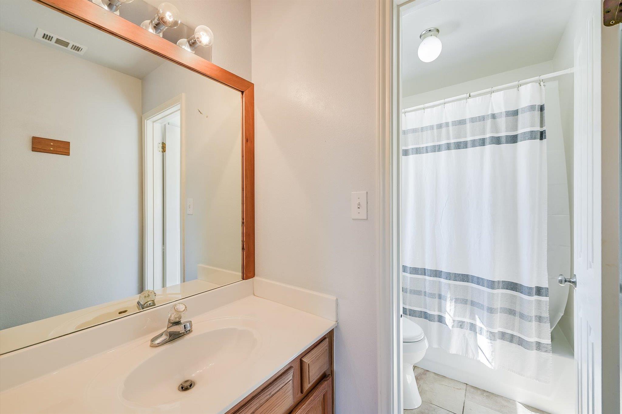 806 Mountain View Dr, Pflugerville, TX 78660