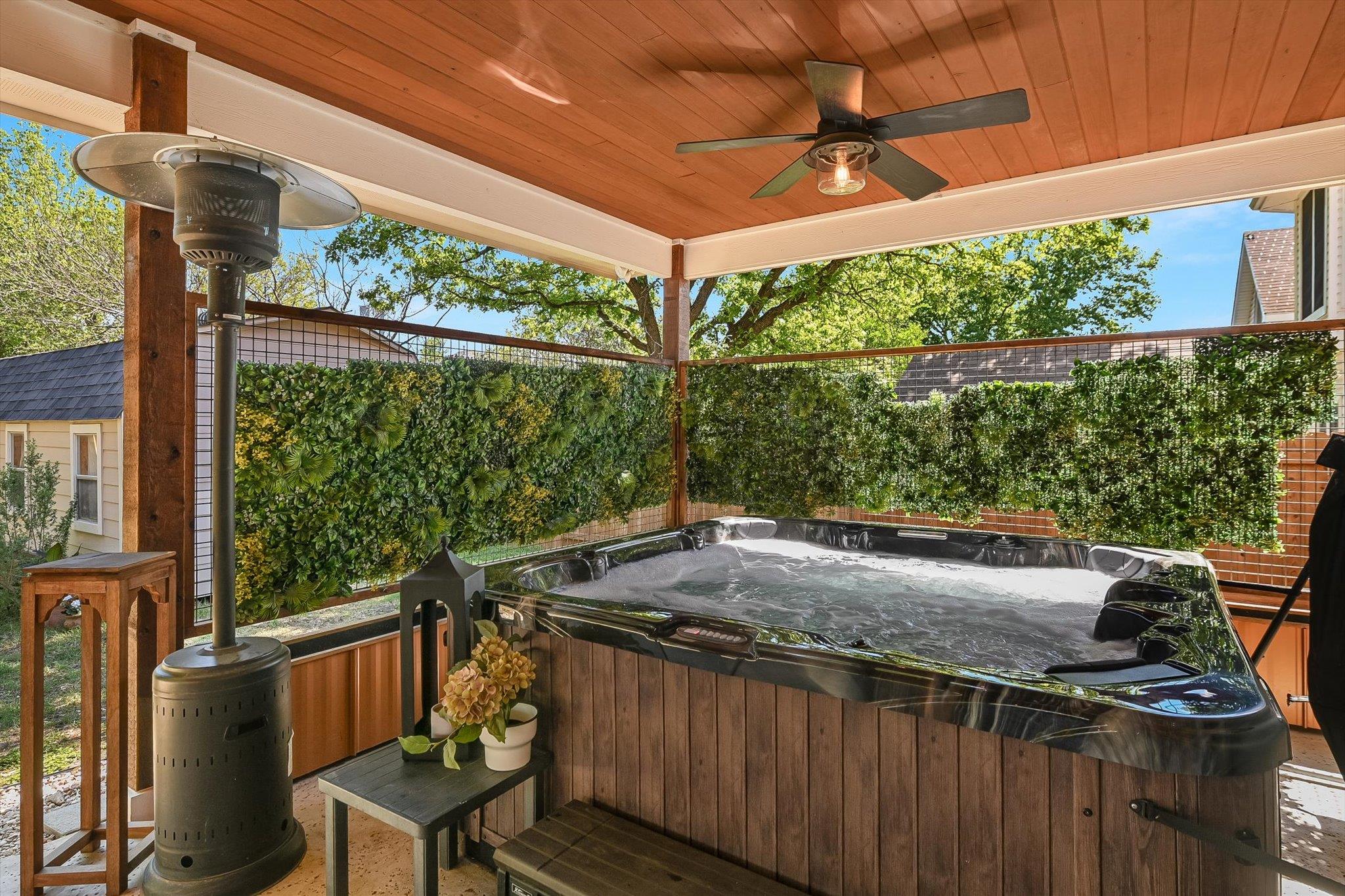 806 Mountain View Dr, Pflugerville, TX 78660