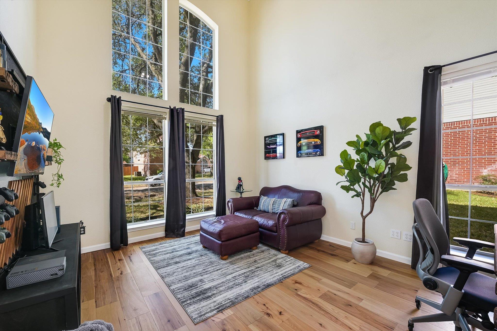 806 Mountain View Dr, Pflugerville, TX 78660