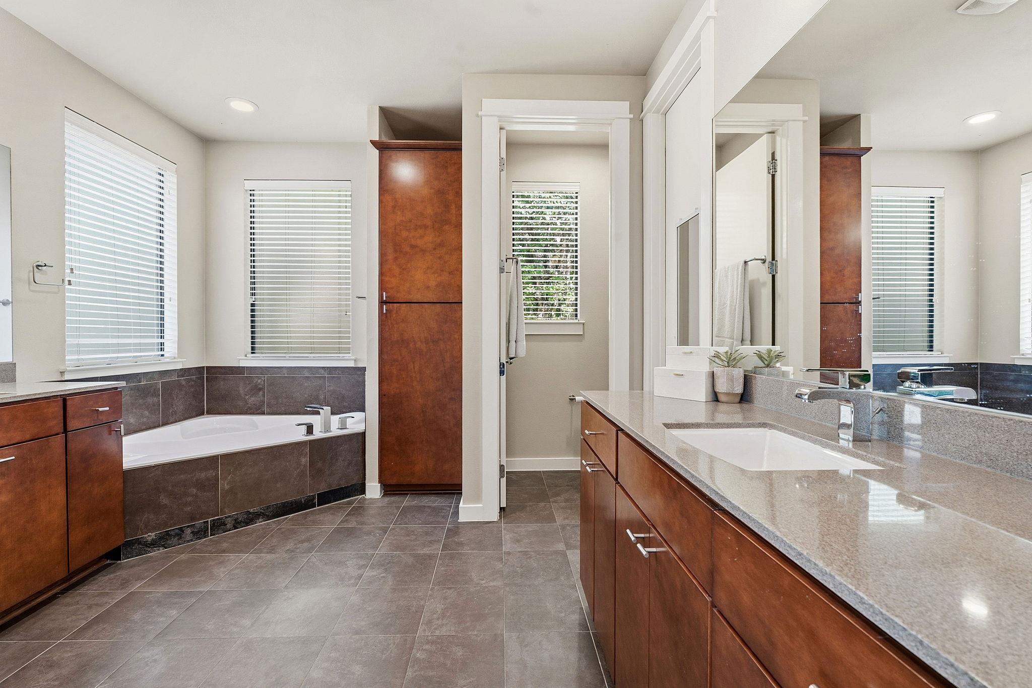 2911 Corbin Ln, Austin, TX 78704