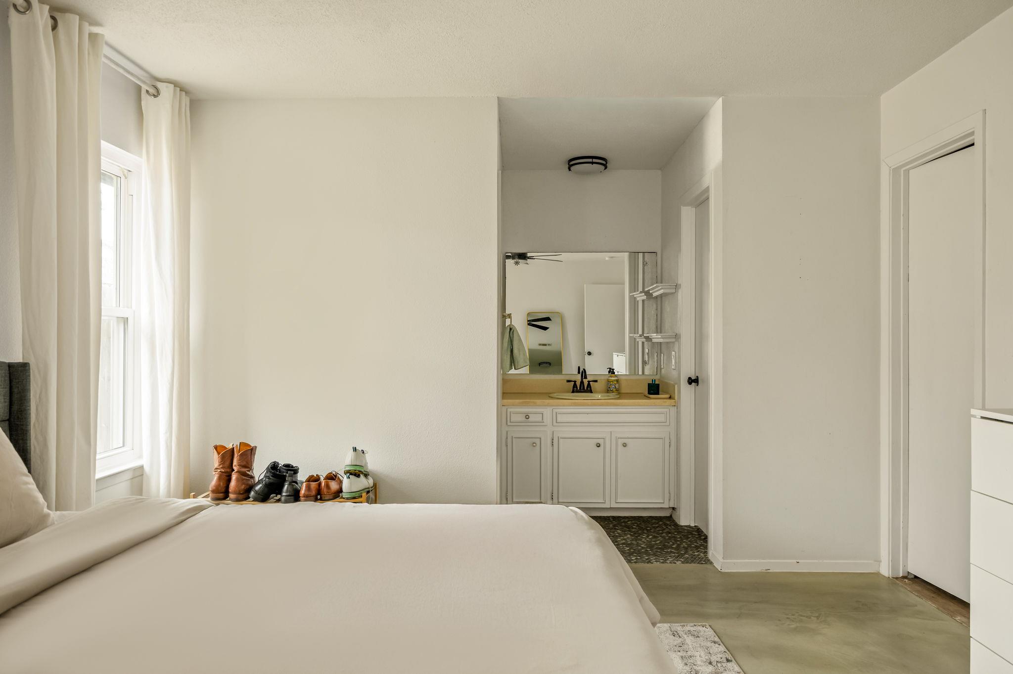 9300 Meadow Vale, Austin, TX 78758