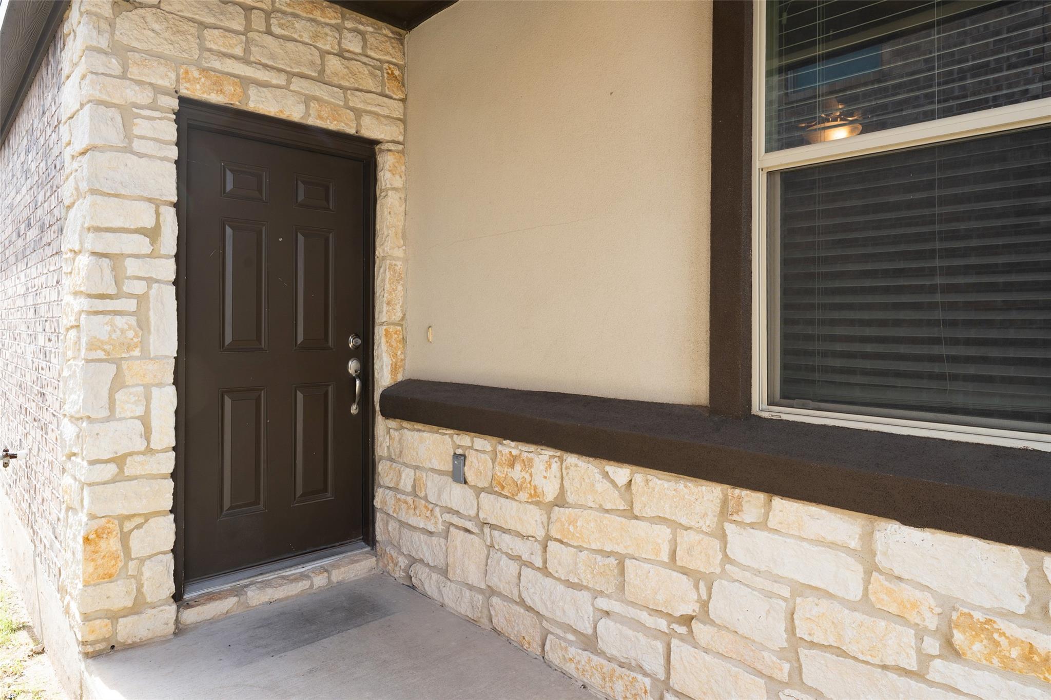 147 Mary Max Cir, San Marcos, TX 78666