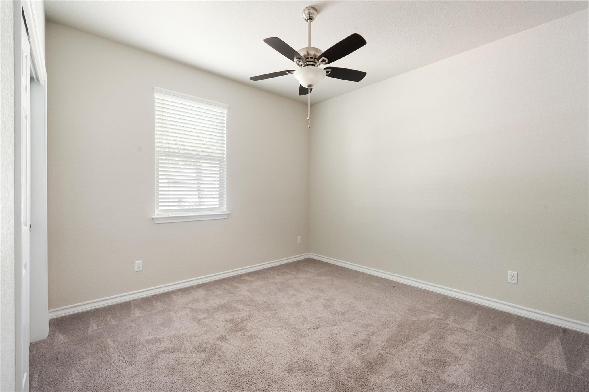 147 Mary Max Cir, San Marcos, TX 78666