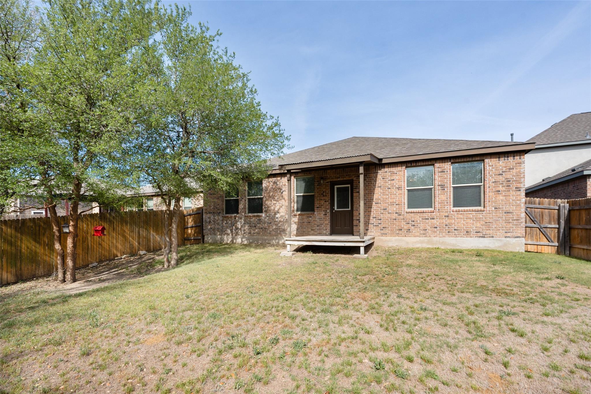 147 Mary Max Cir, San Marcos, TX 78666