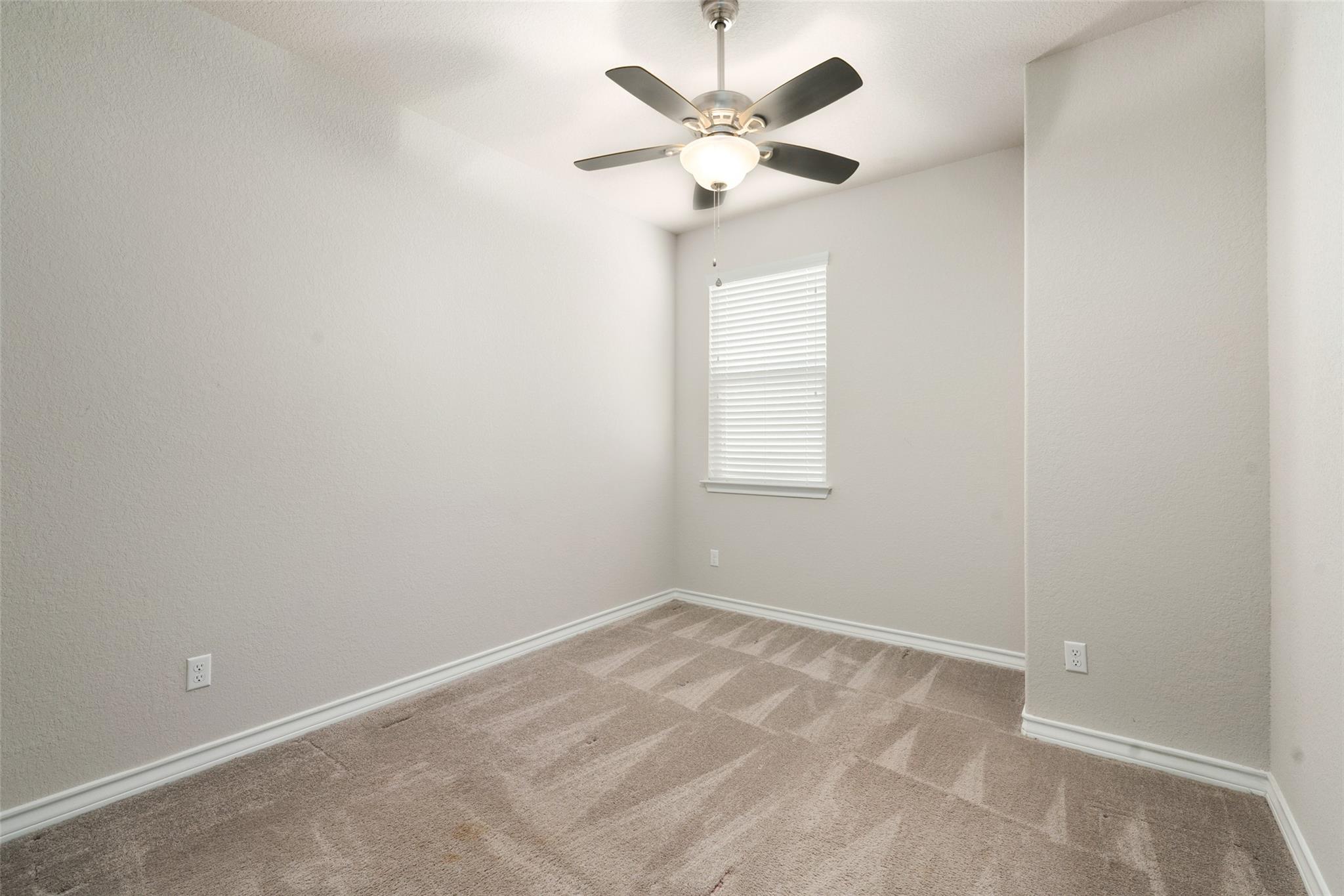 147 Mary Max Cir, San Marcos, TX 78666