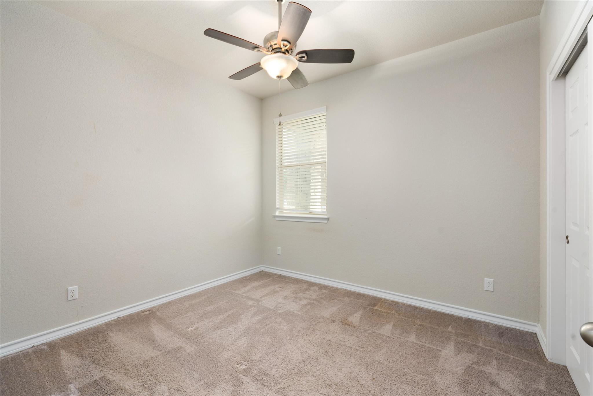 147 Mary Max Cir, San Marcos, TX 78666