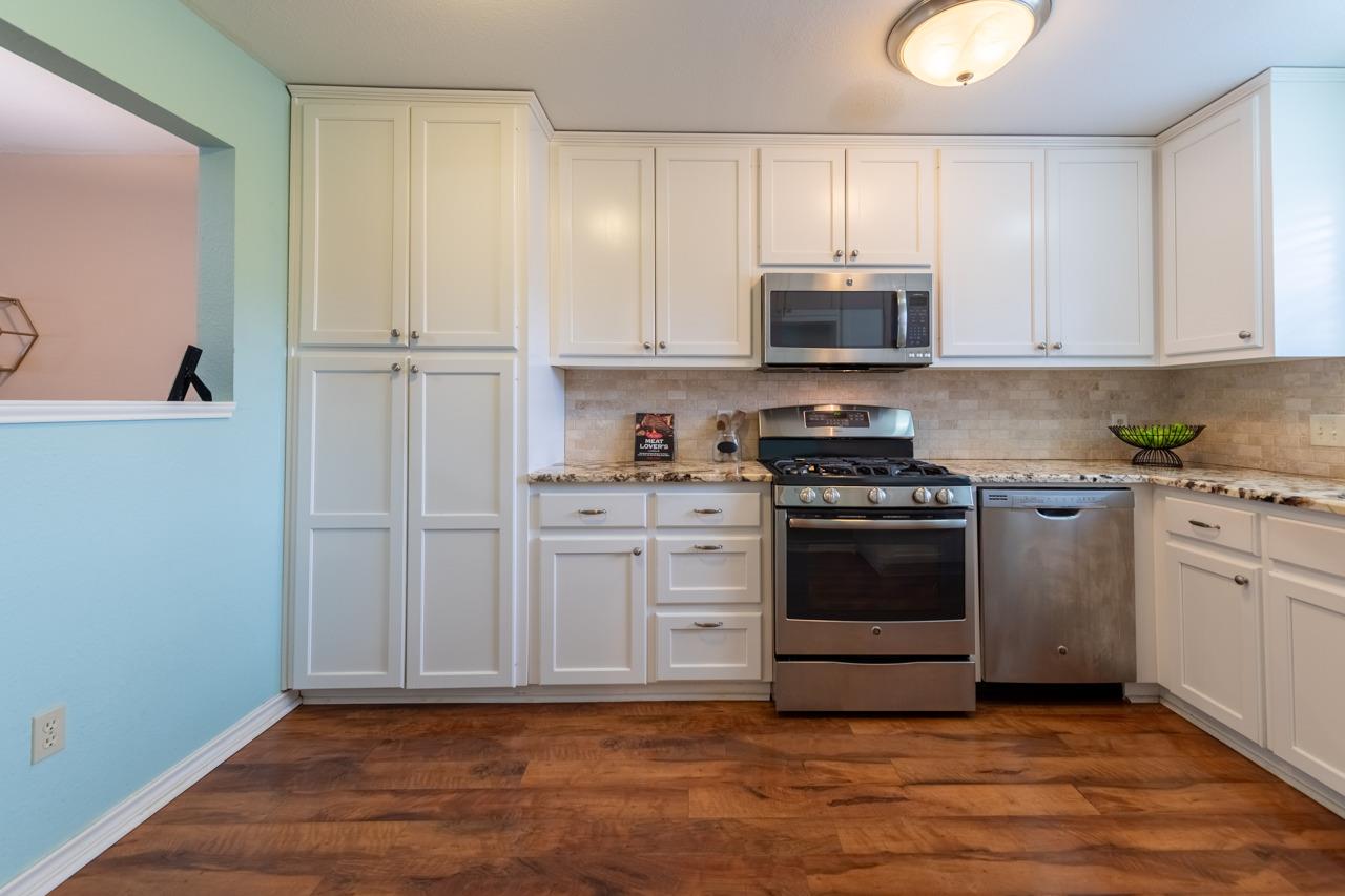 416 Village Ln, Buda, TX 78610