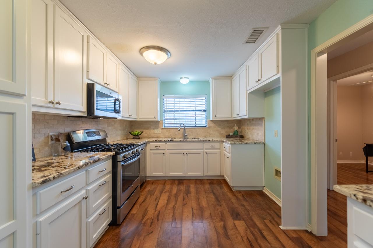 416 Village Ln, Buda, TX 78610