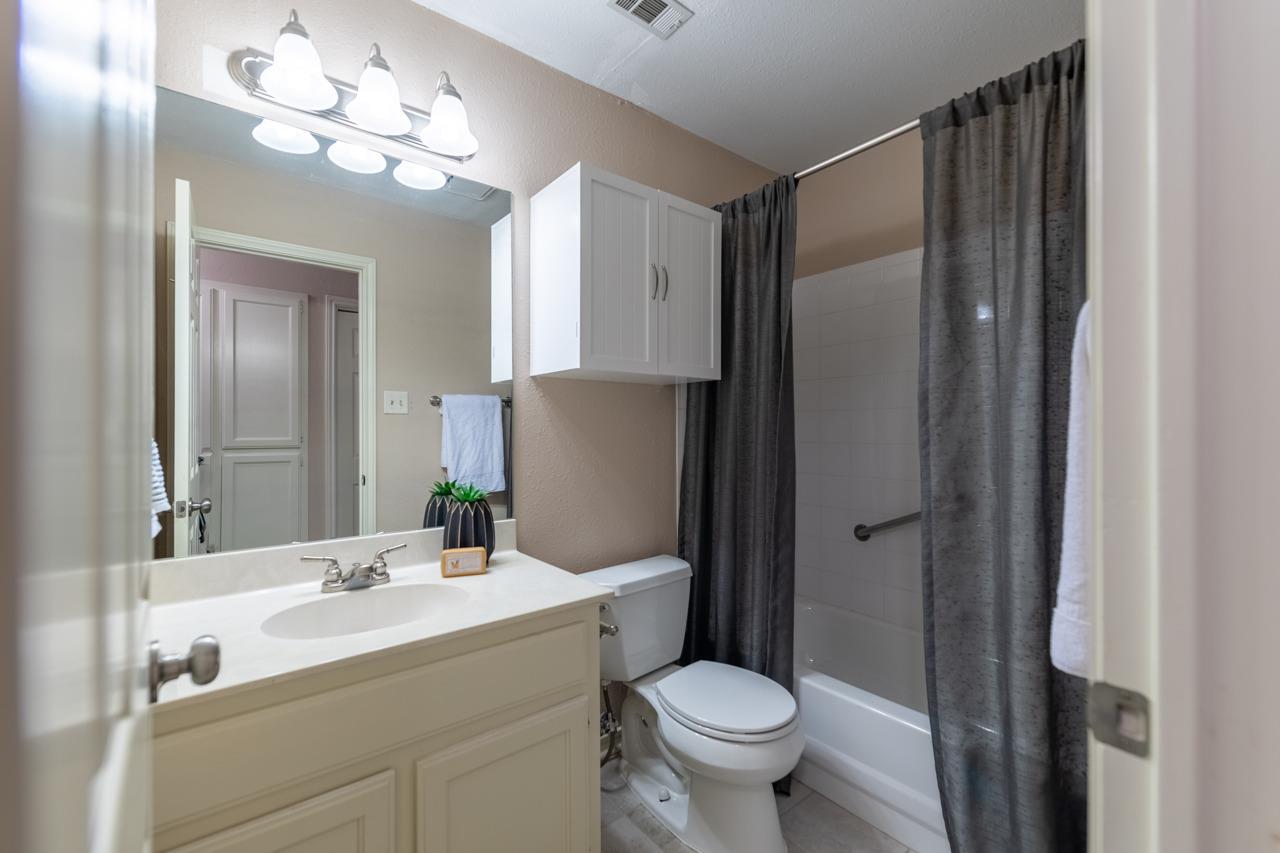 416 Village Ln, Buda, TX 78610