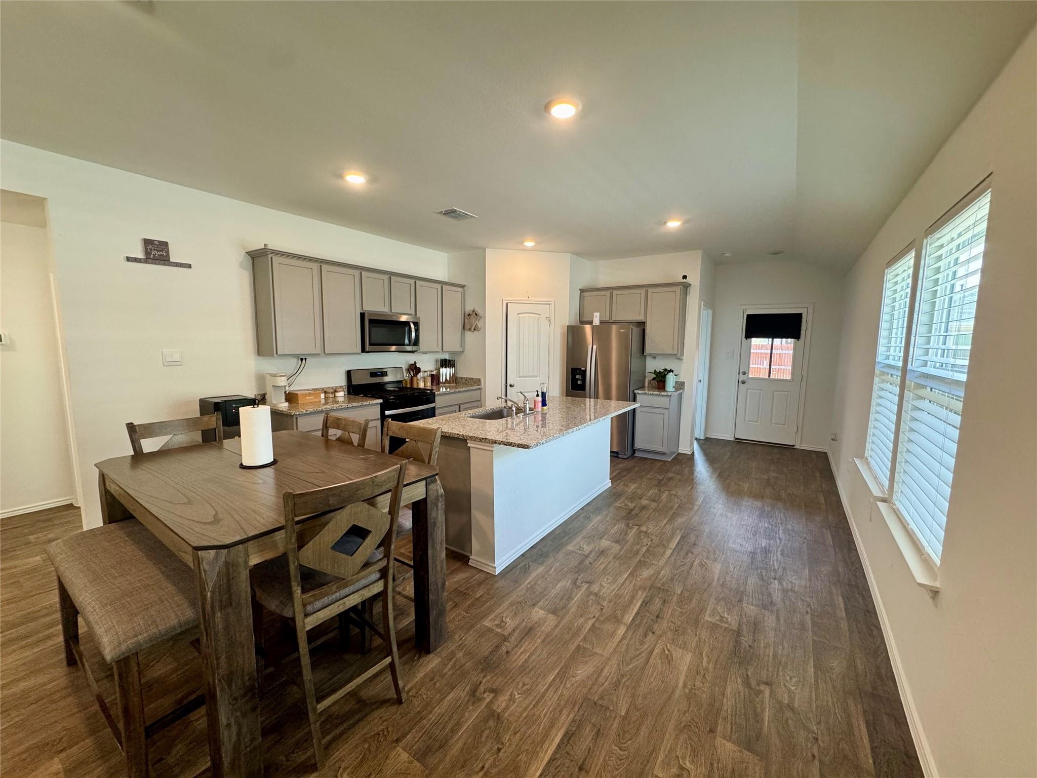 120 Gerasa Dr, Uhland, TX 78640