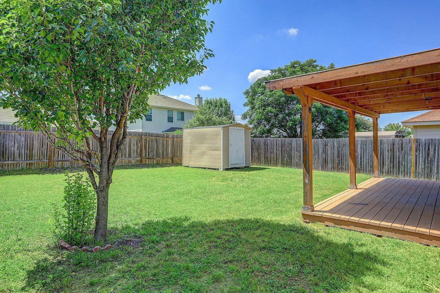207 Tolcarne Dr, Hutto, TX 78634