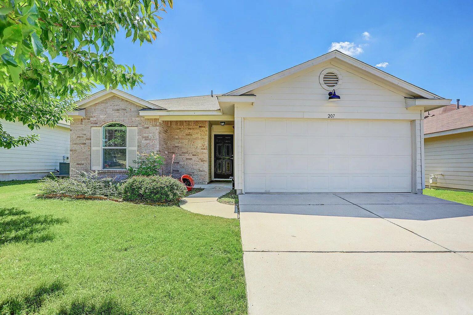 207 Tolcarne Dr, Hutto, TX 78634