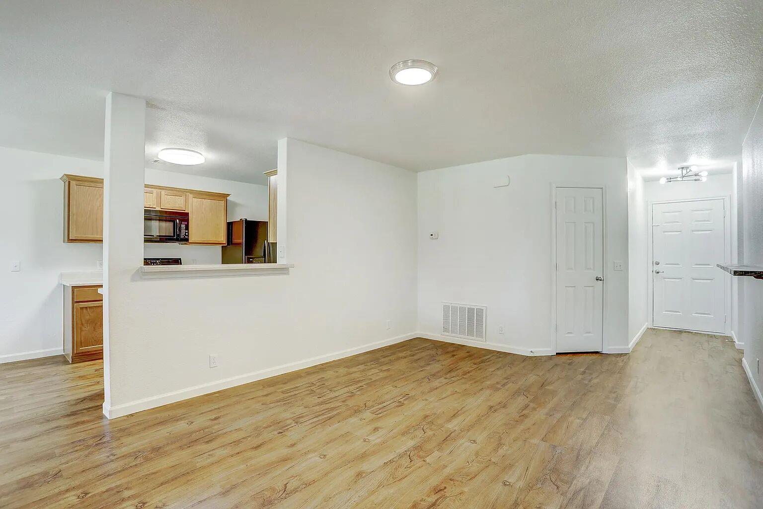 207 Tolcarne Dr, Hutto, TX 78634