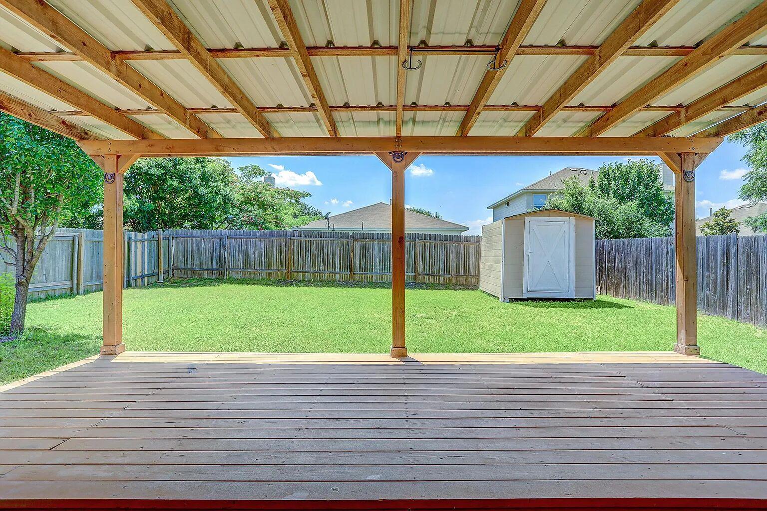 207 Tolcarne Dr, Hutto, TX 78634