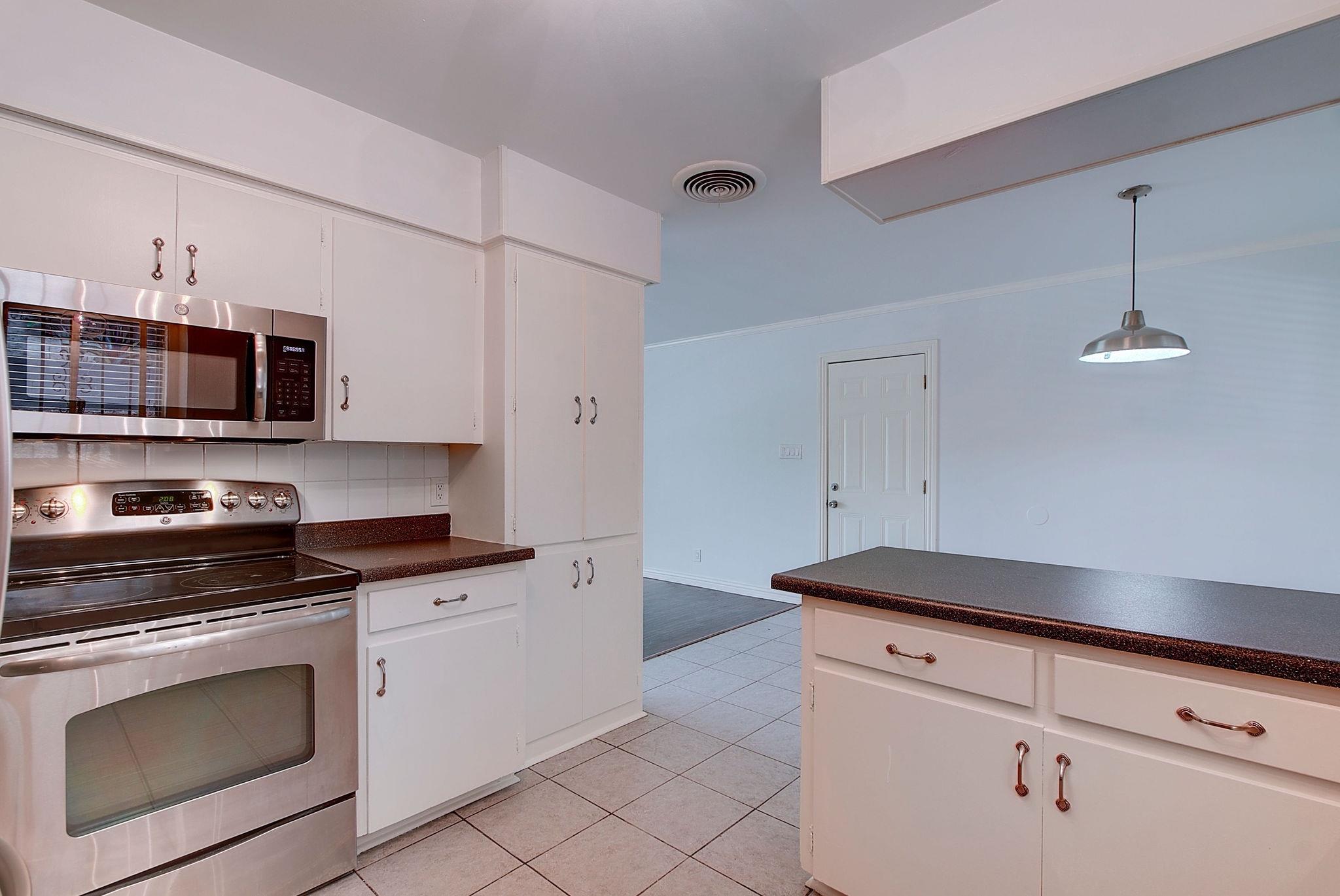 1304 Loma Dr, Austin, TX 78741