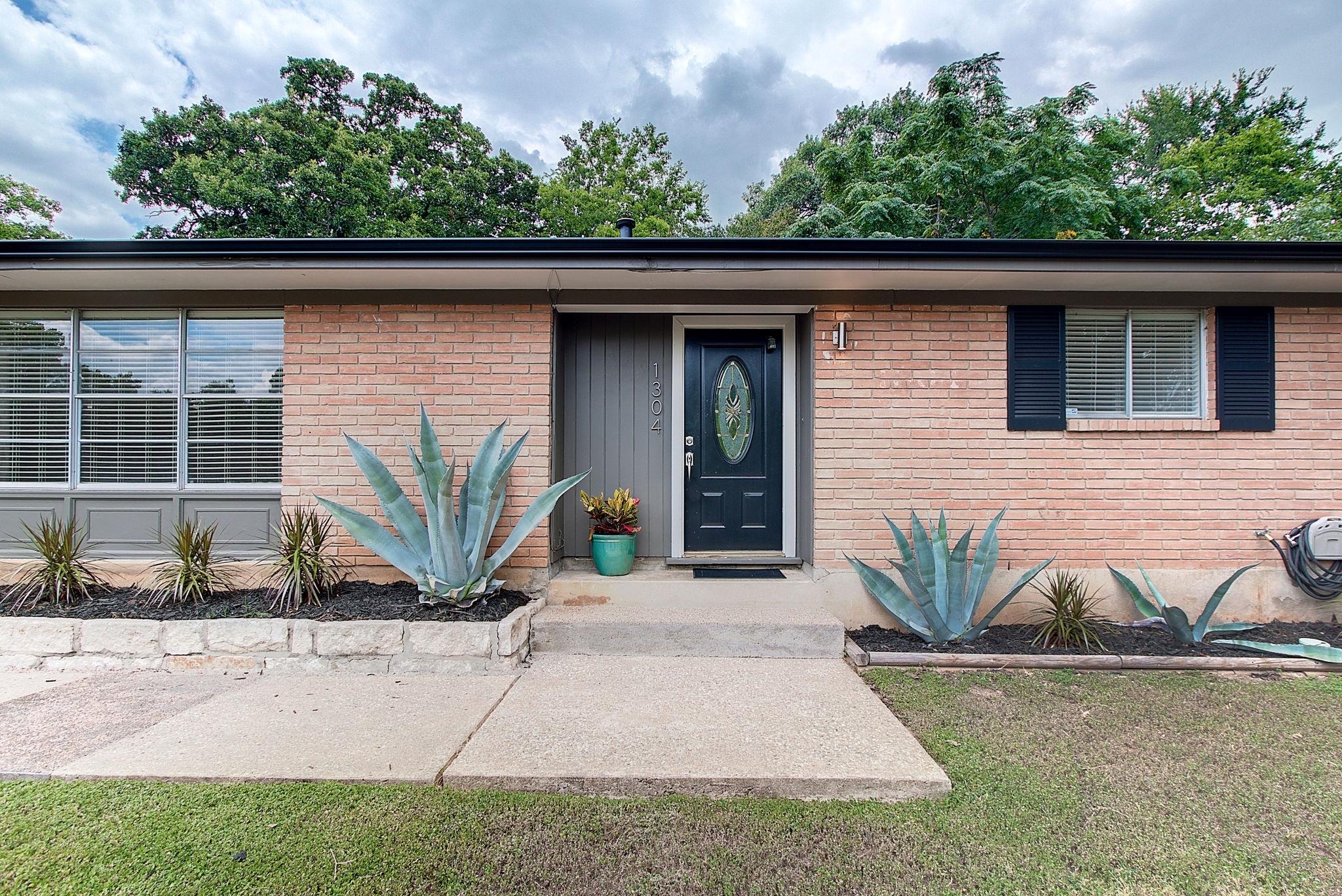 1304 Loma Dr, Austin, TX 78741