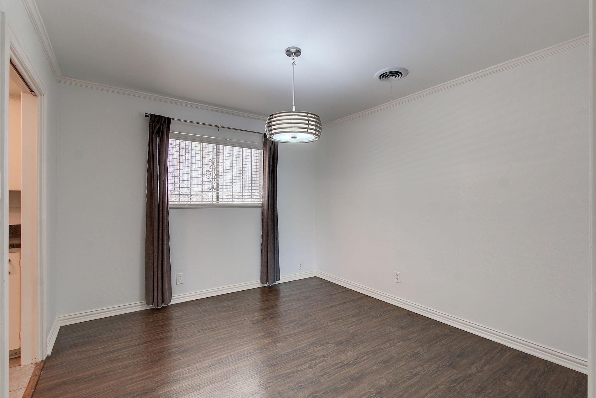 1304 Loma Dr, Austin, TX 78741