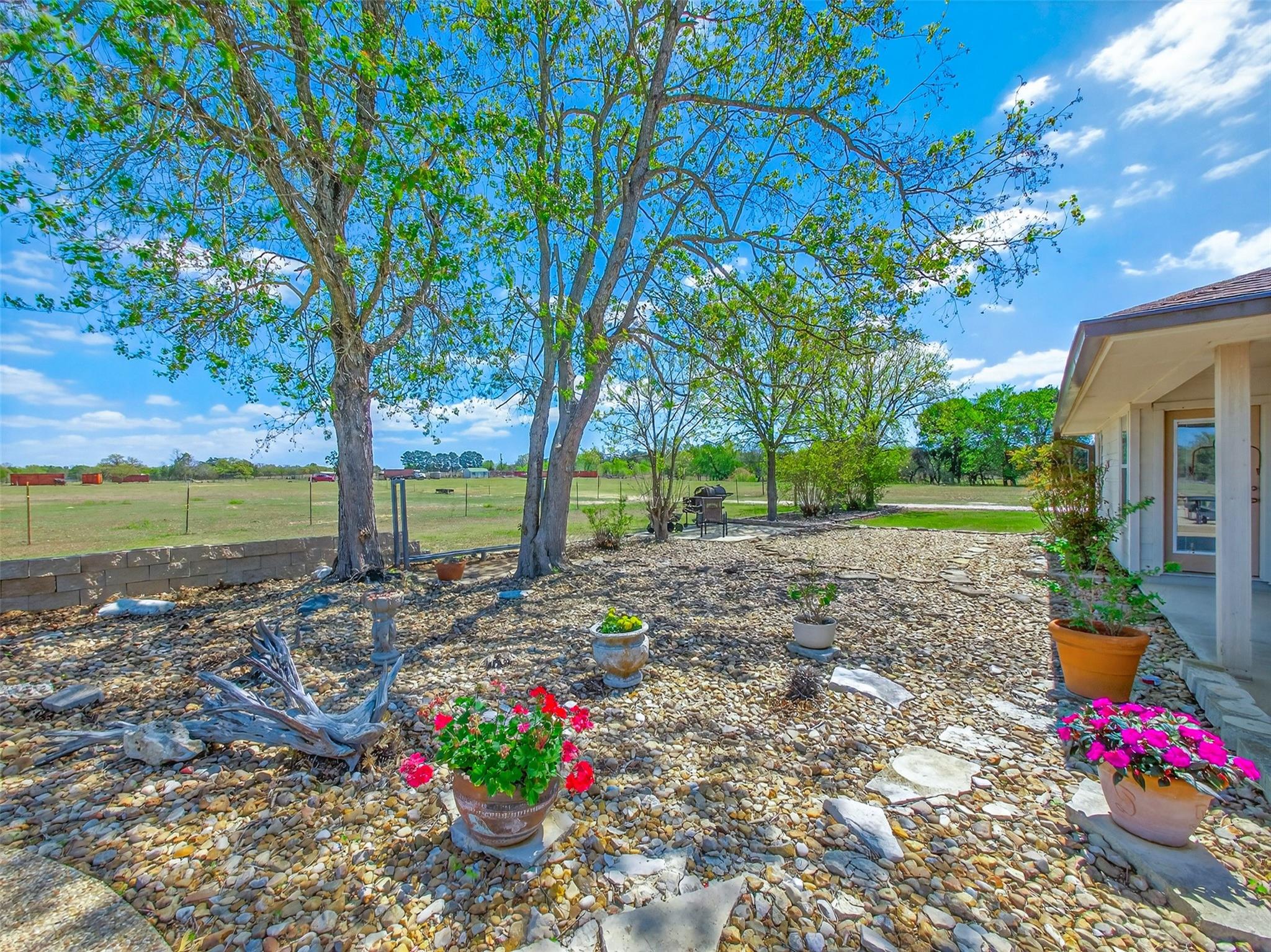 1281 Private Road 7037, Lexington, TX 78947