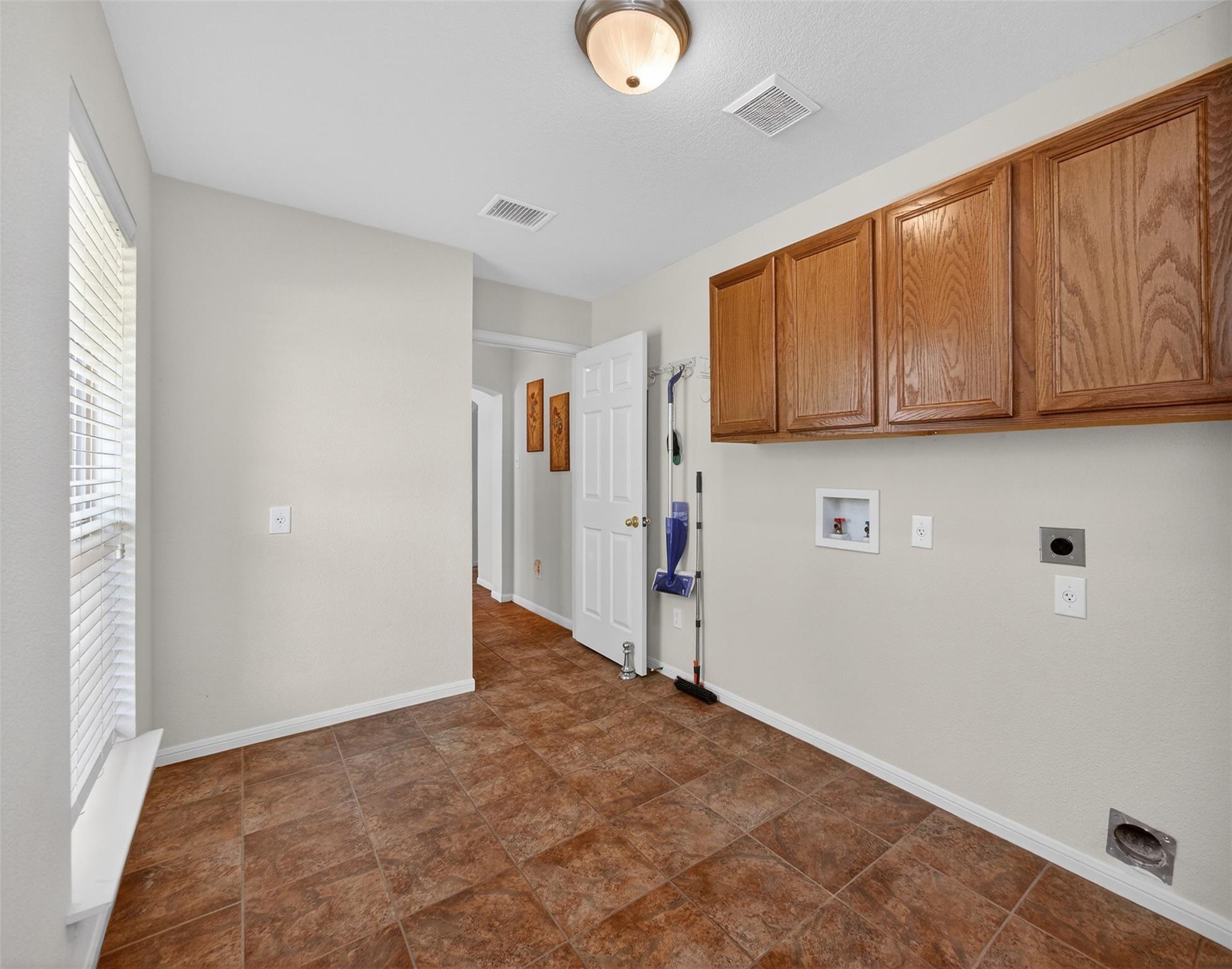 1281 Private Road 7037, Lexington, TX 78947