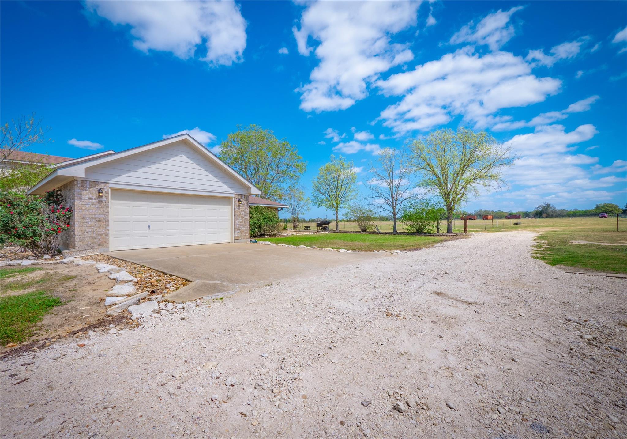 1281 Private Road 7037, Lexington, TX 78947