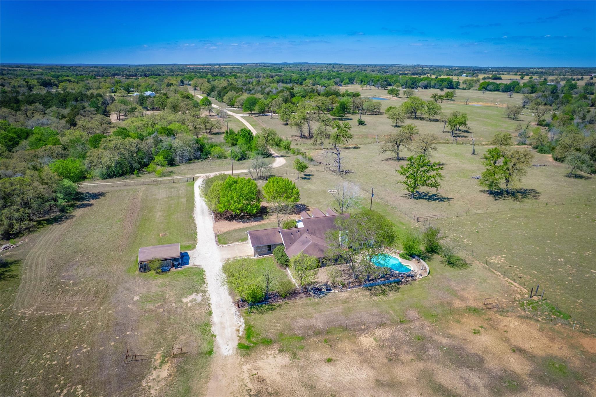 1281 Private Road 7037, Lexington, TX 78947