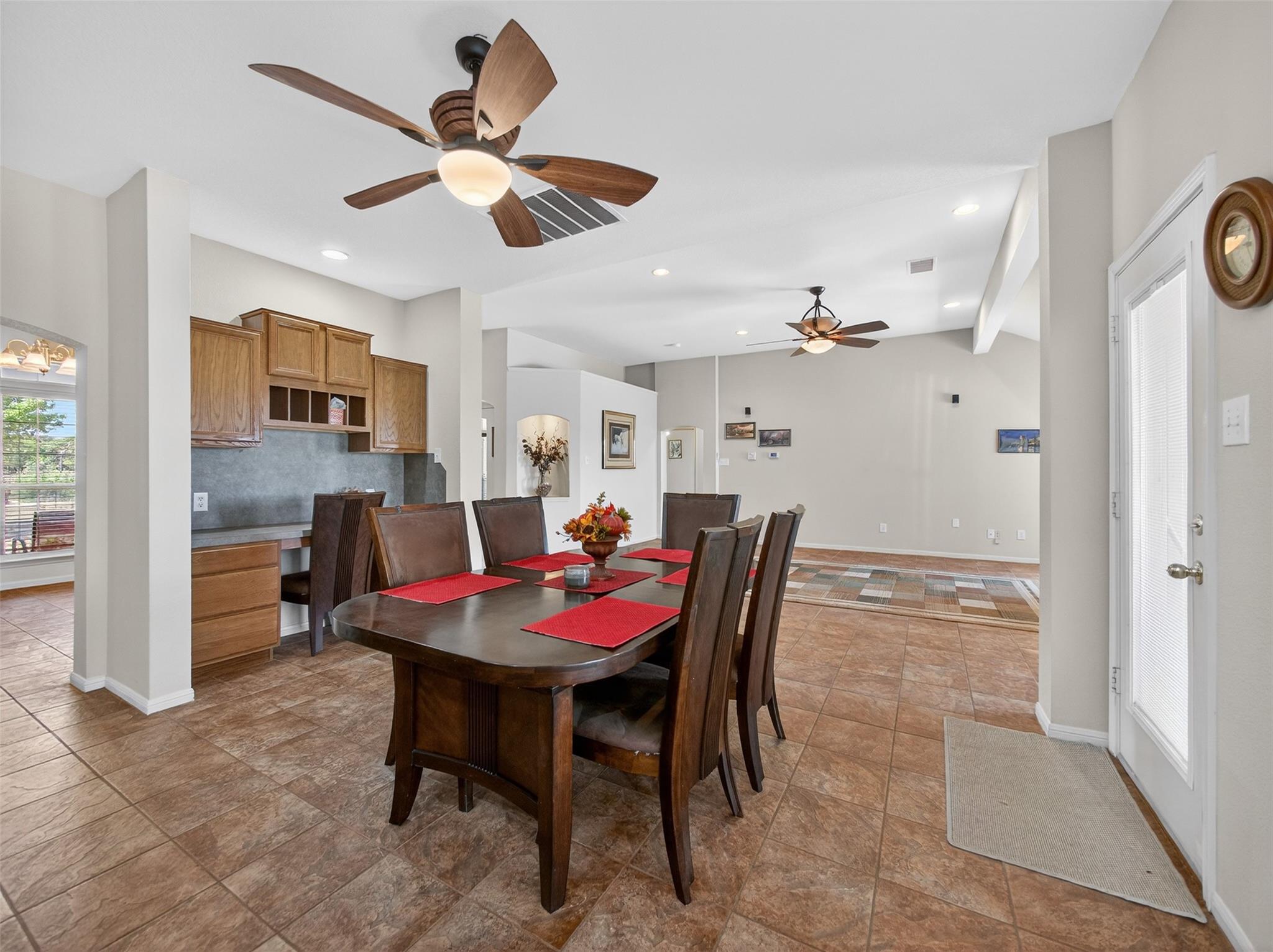 1281 Private Road 7037, Lexington, TX 78947