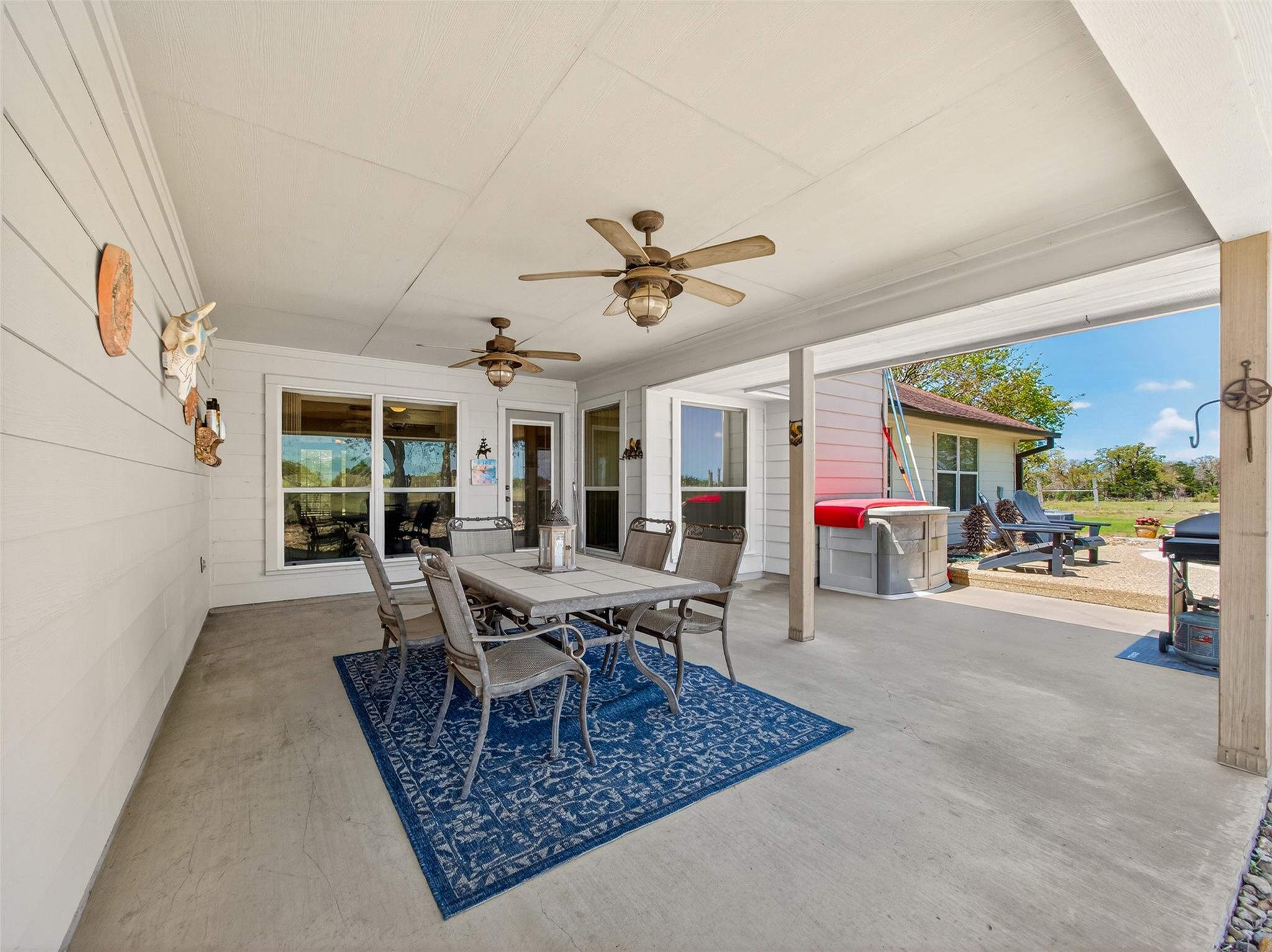 1281 Private Road 7037, Lexington, TX 78947