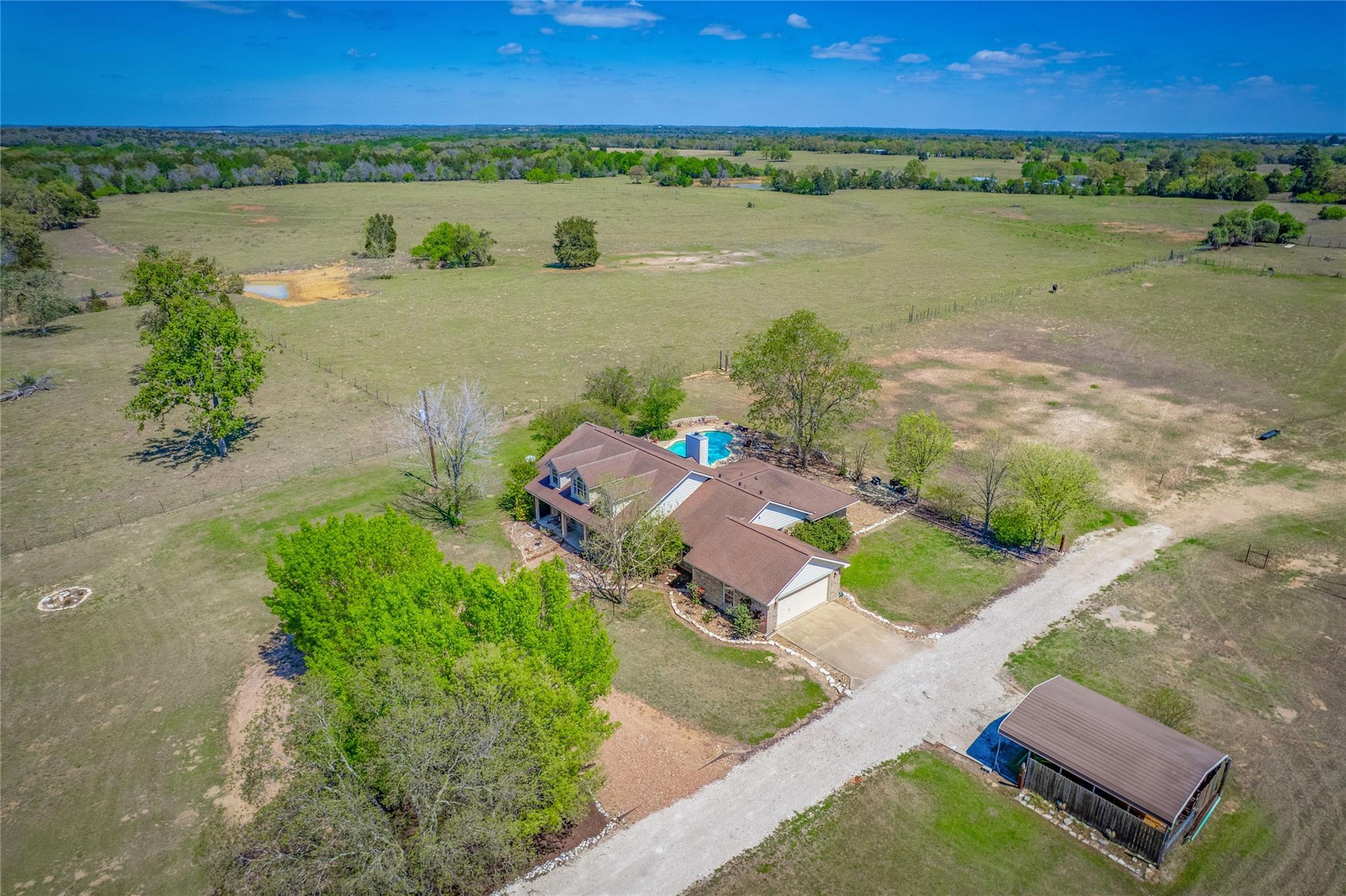 1281 Private Road 7037, Lexington, TX 78947