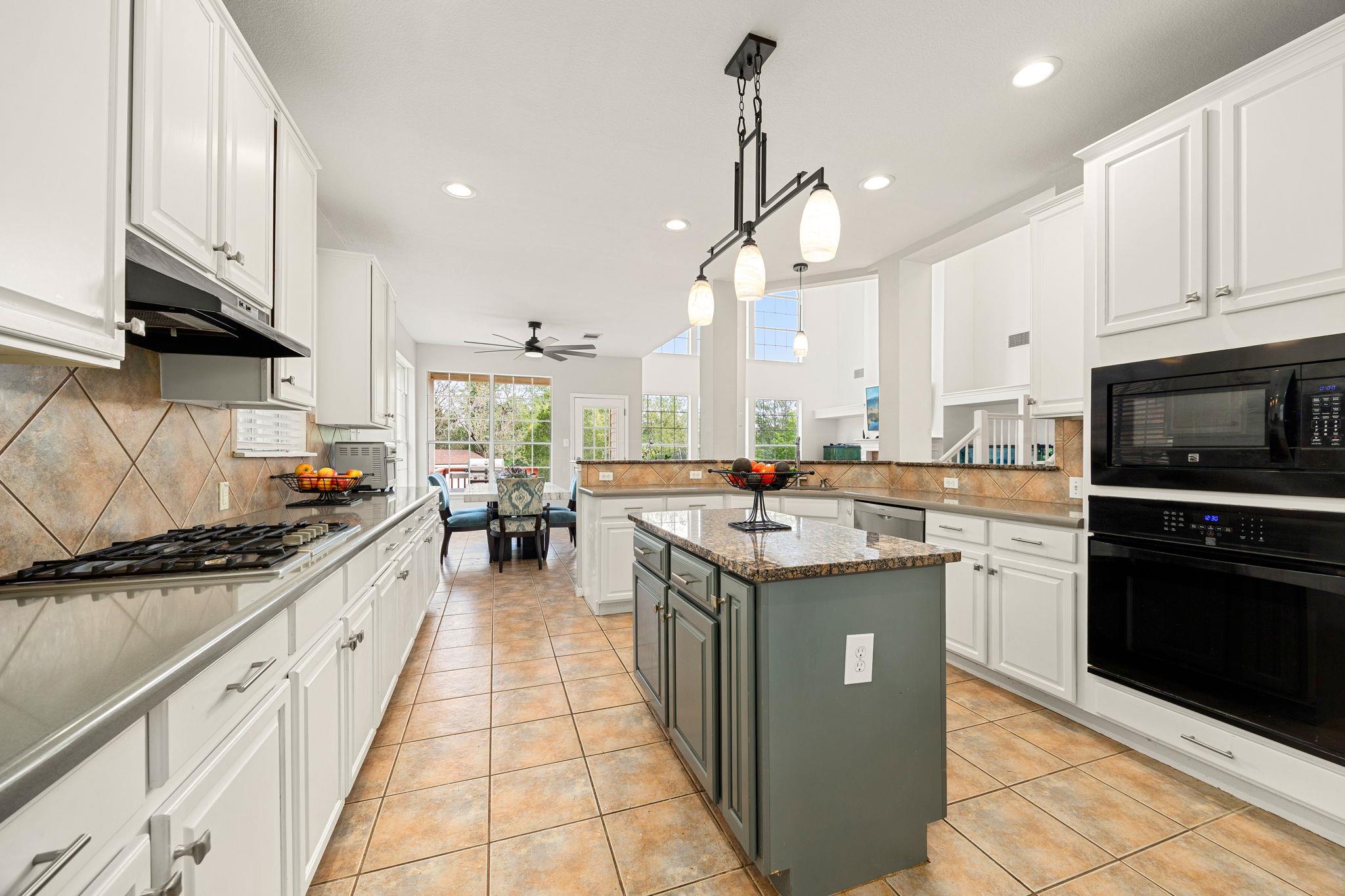 2624 Niemann Dr, Austin, TX 78748