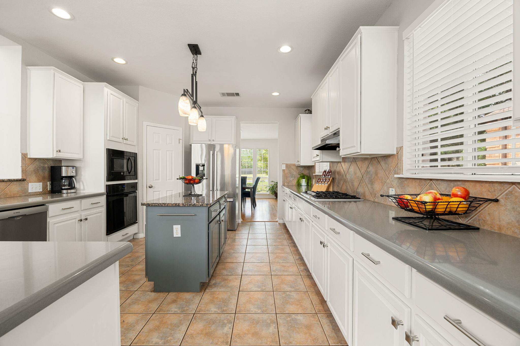 2624 Niemann Dr, Austin, TX 78748