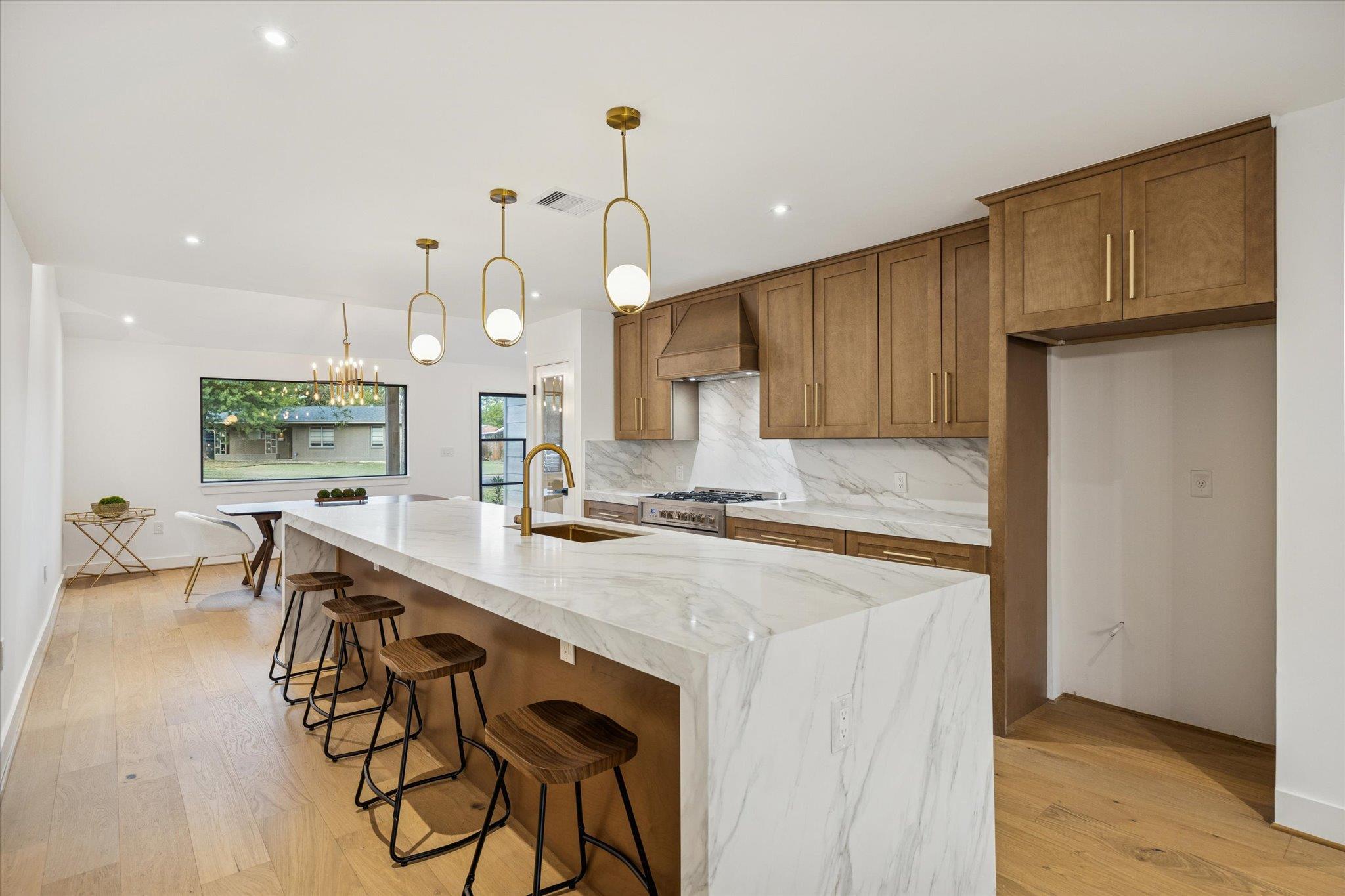 1611 Ridgehaven Dr, Austin, TX 78723