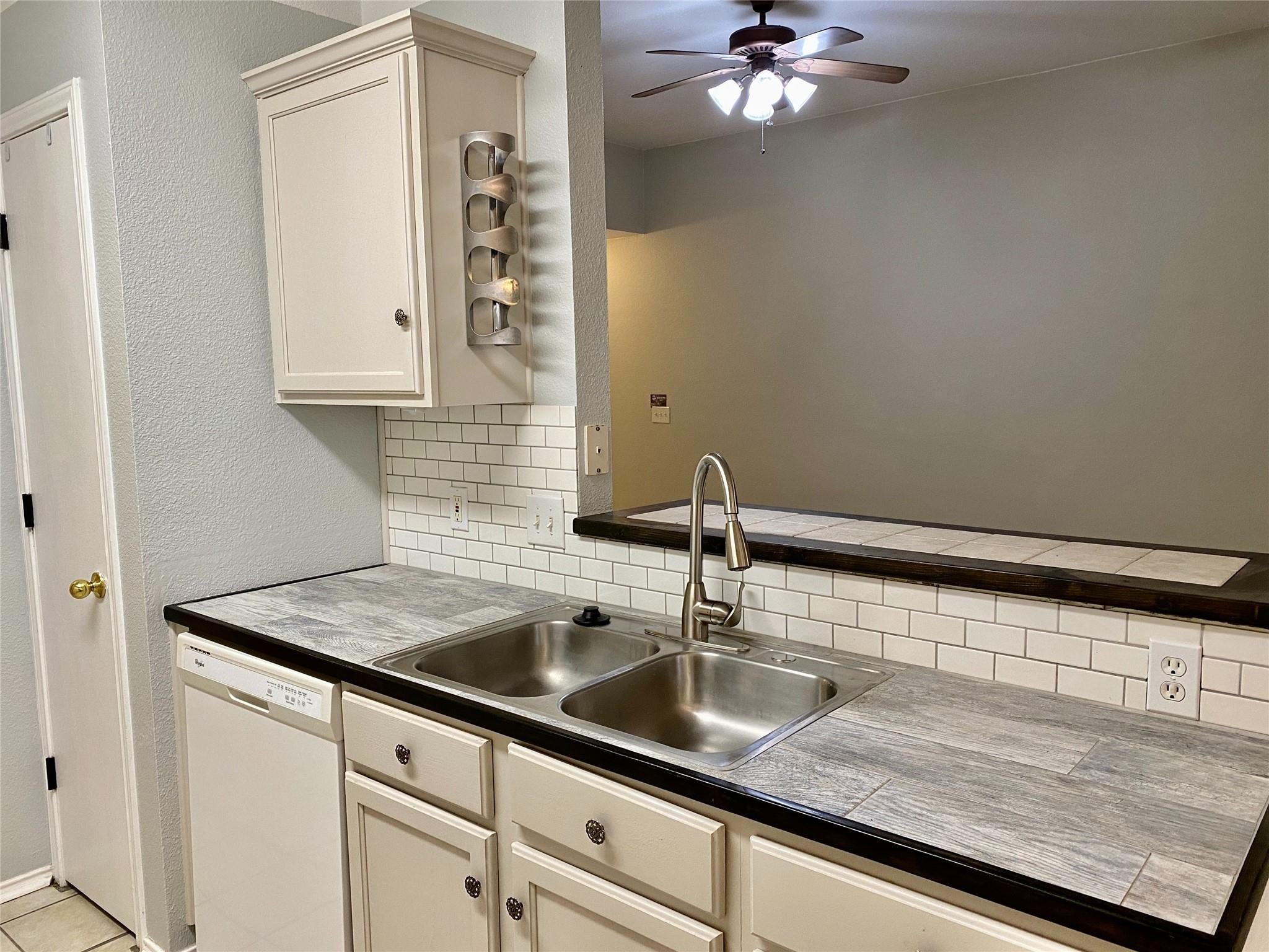 140 Llama Loop, Kyle, TX 78640