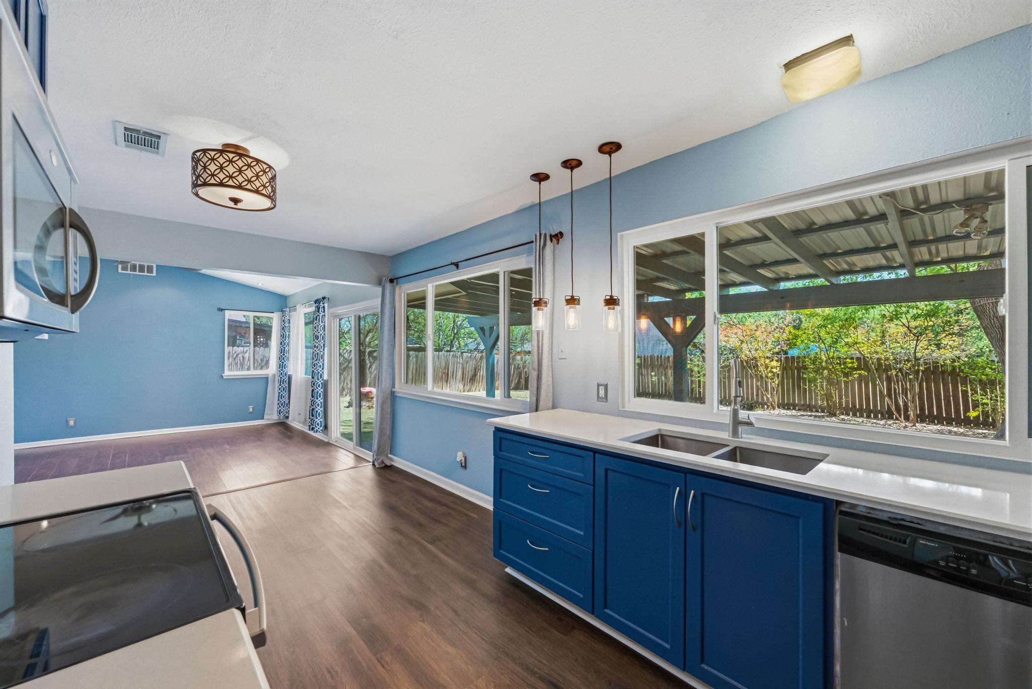 313 Blackberry Dr, Austin, TX 78745