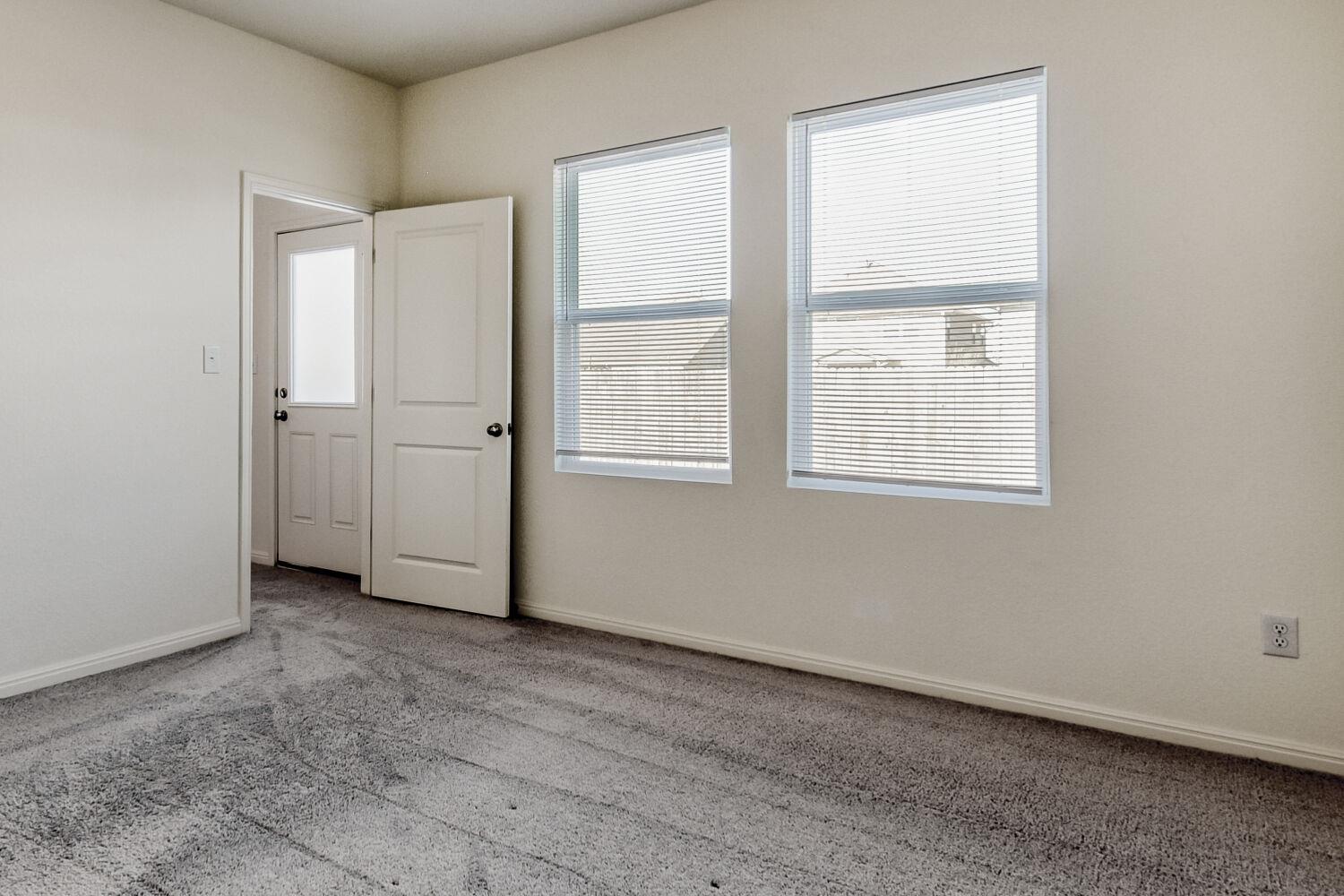 402 Gemsbok Rd, Hutto, TX 78634