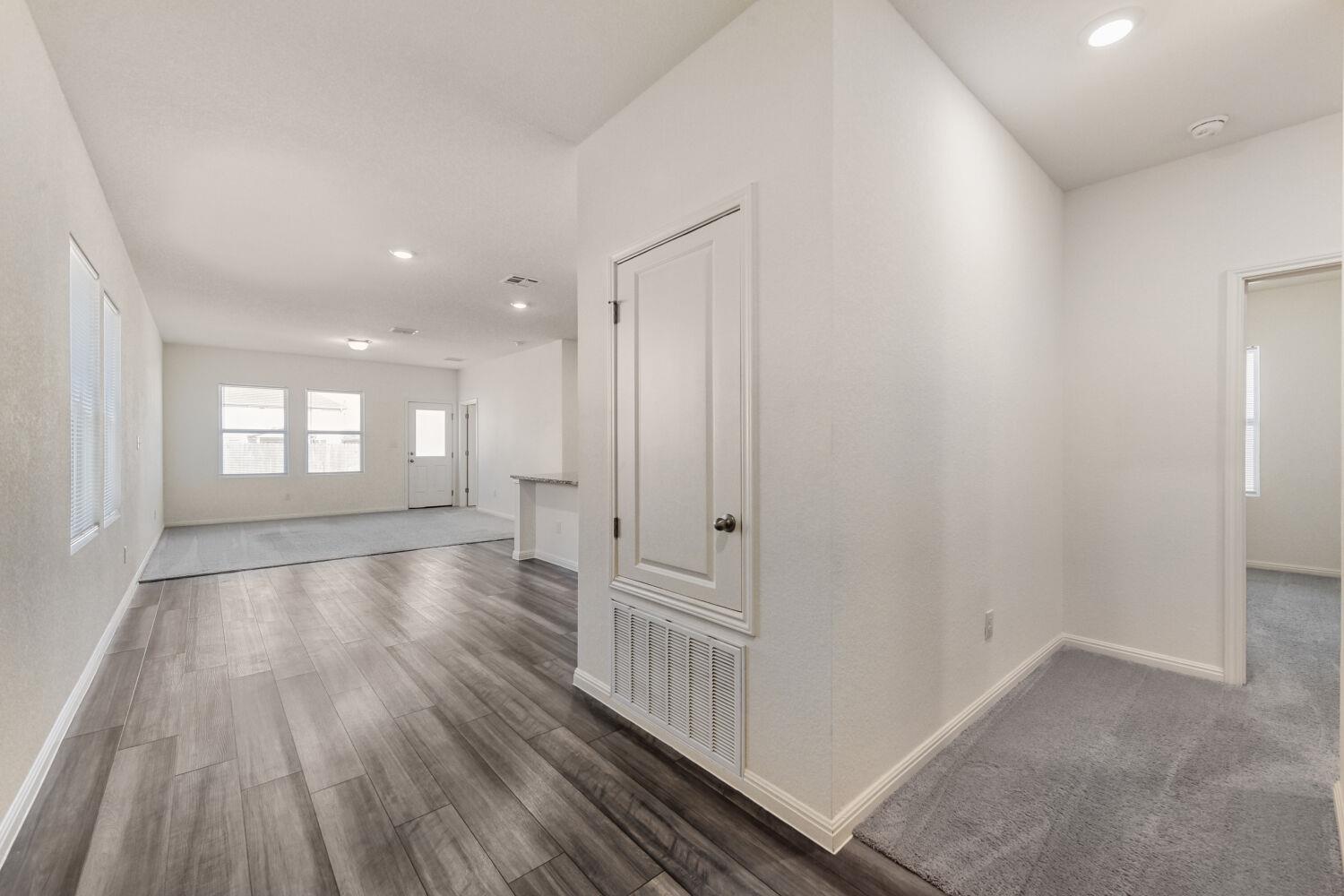 402 Gemsbok Rd, Hutto, TX 78634