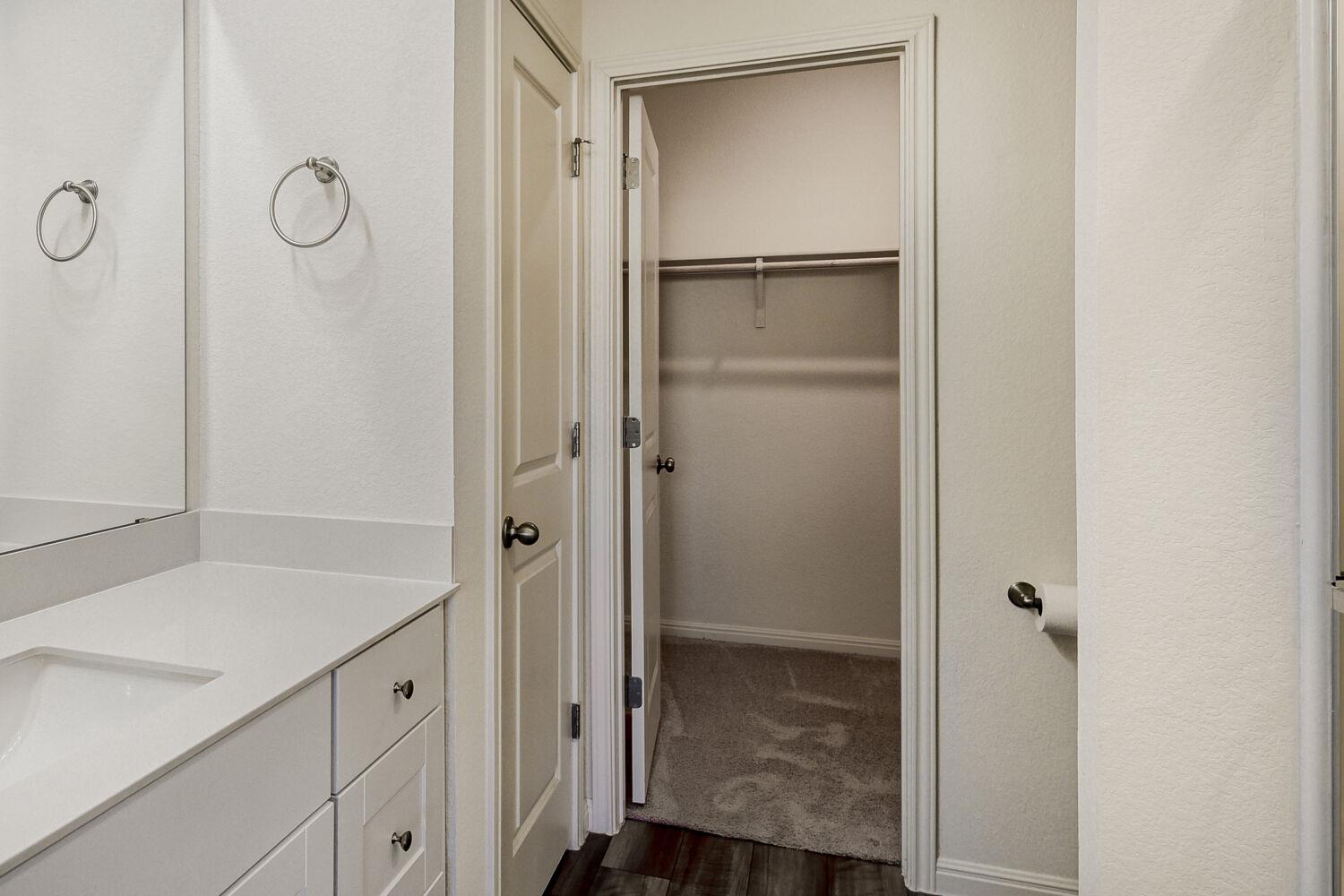 402 Gemsbok Rd, Hutto, TX 78634