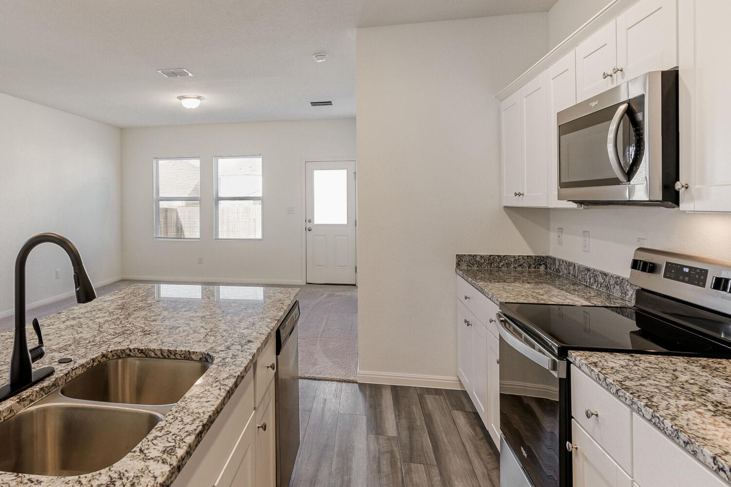 402 Gemsbok Rd, Hutto, TX 78634